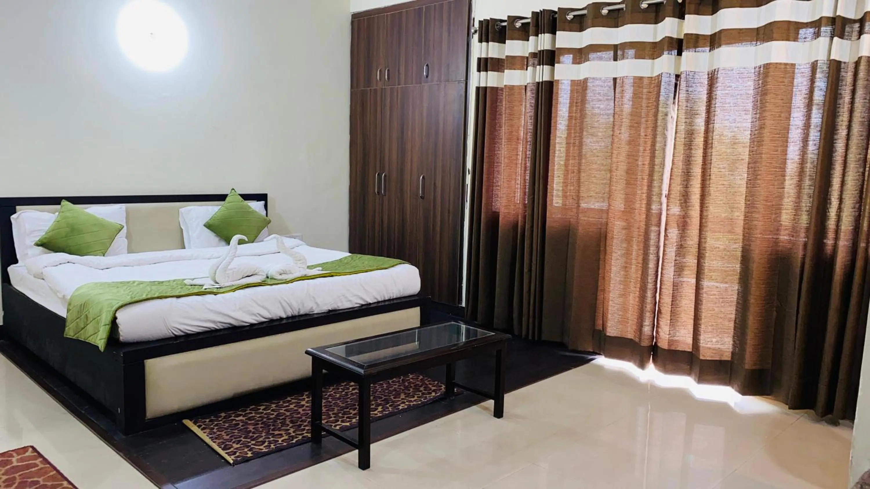 Photo of the whole room, Bed in LivBox