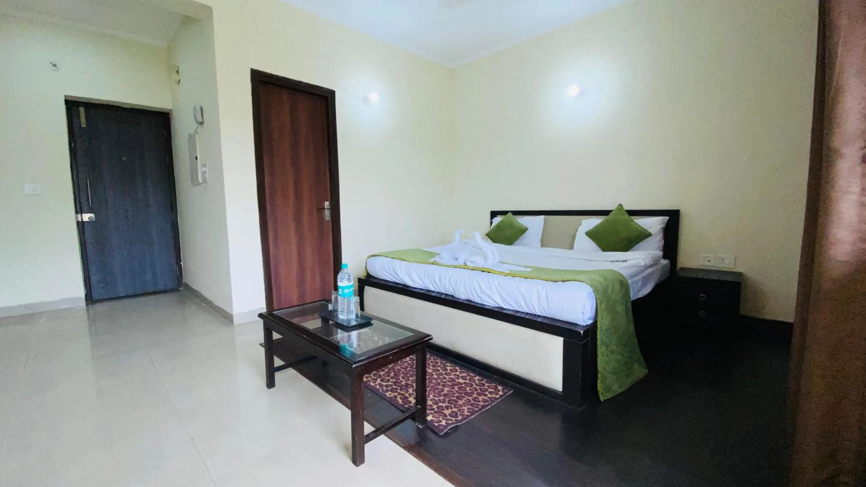 Photo of the whole room, Bed in LivBox