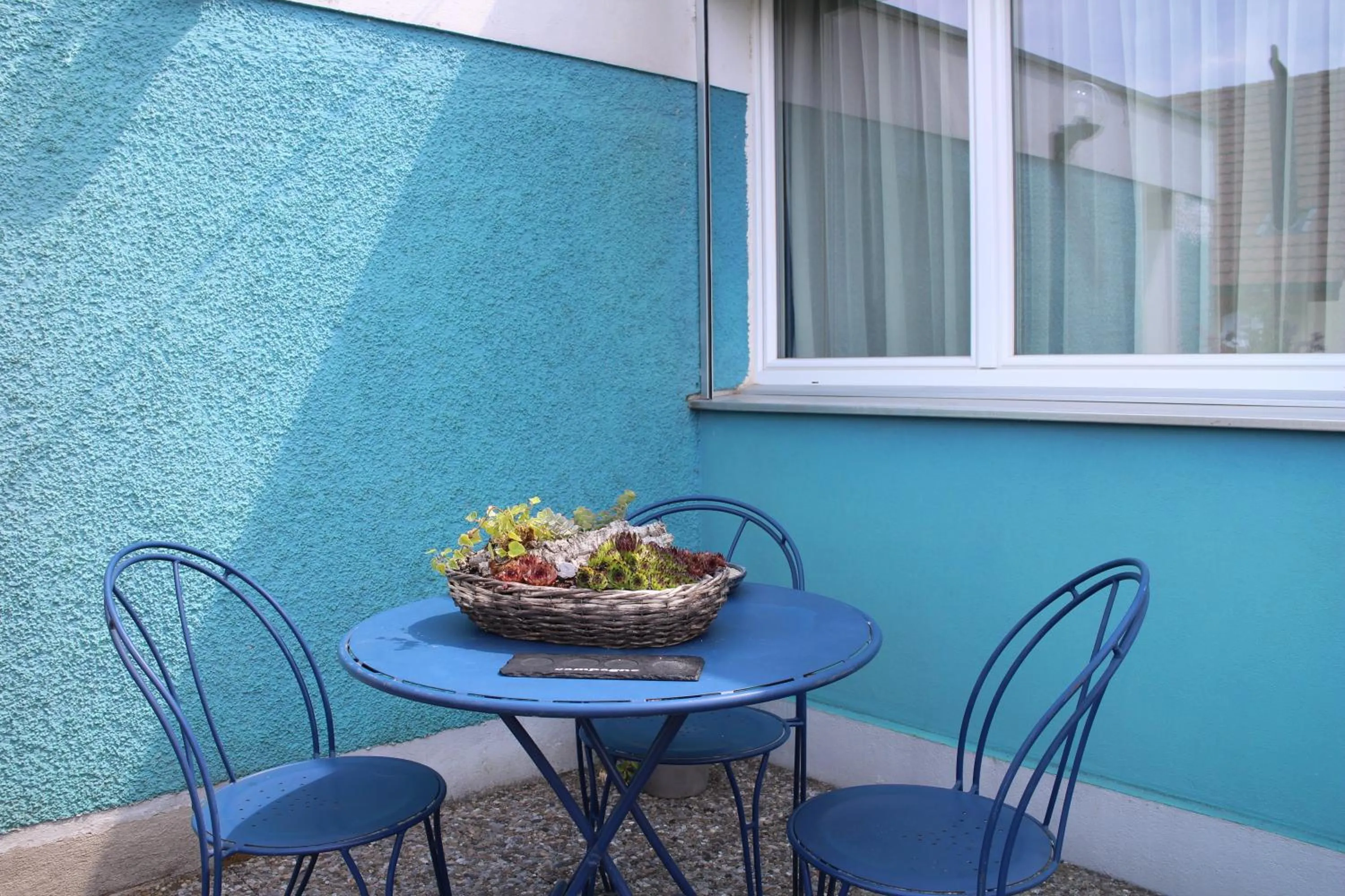 Balcony/Terrace in Les Petites Chambres de la Bleue Maison