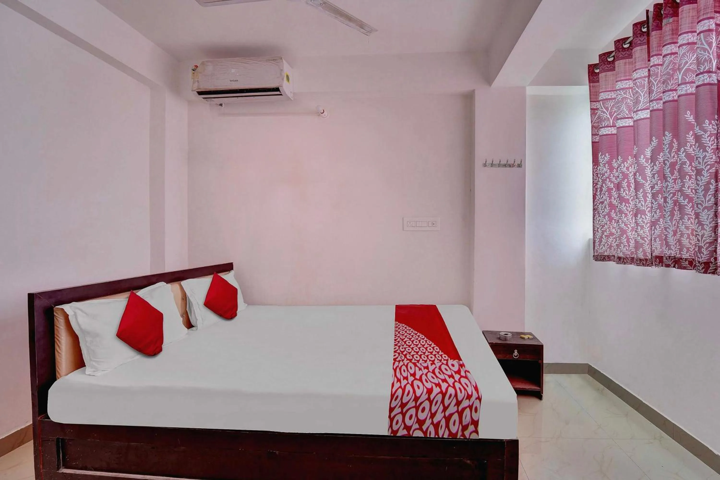 Bedroom in OYO Flagship Hotel Celebrate Inn
