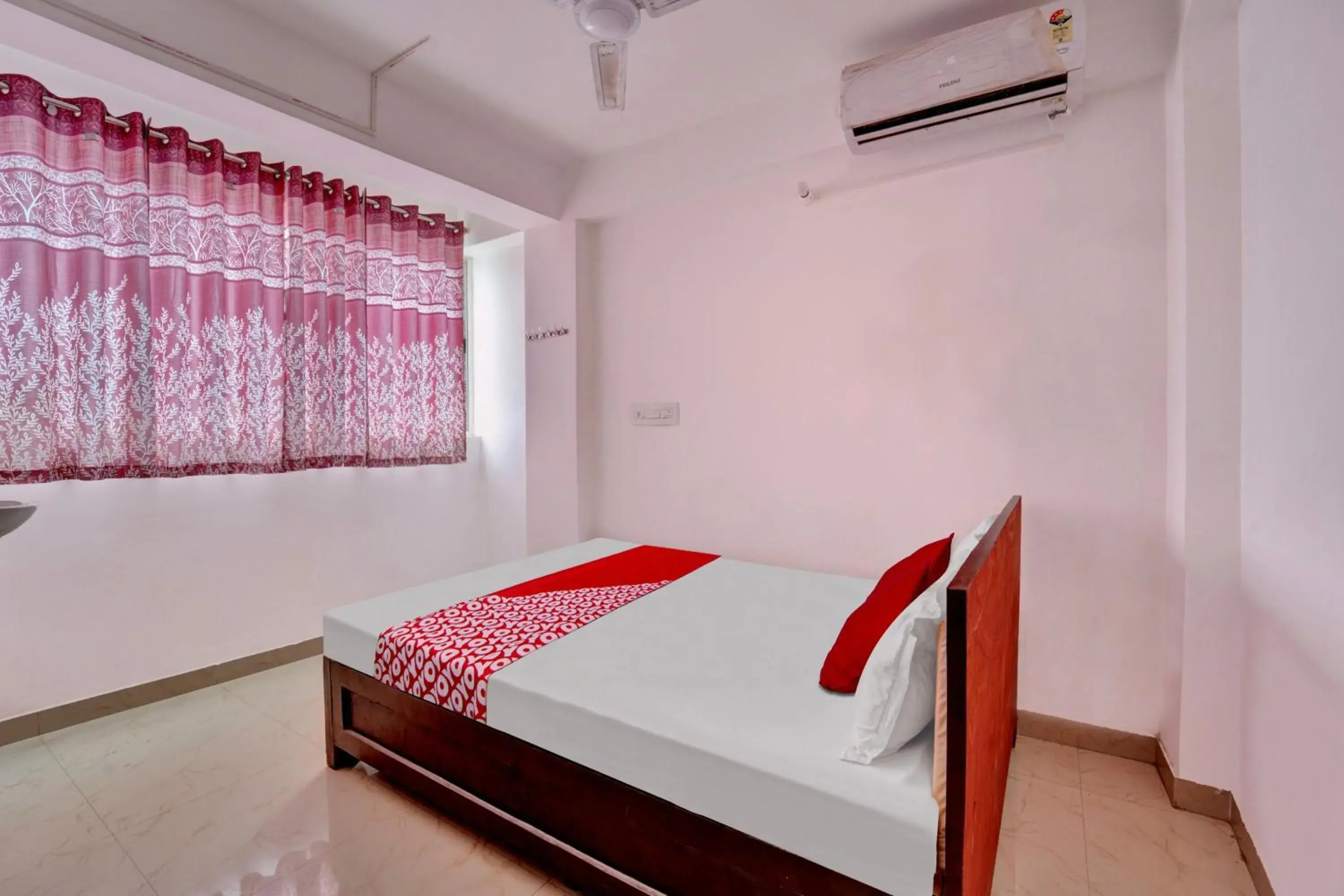 Bedroom, Bed in OYO Flagship Hotel Celebrate Inn Bedroom, Bed in OYO Flagship Hotel Celebrate Inn