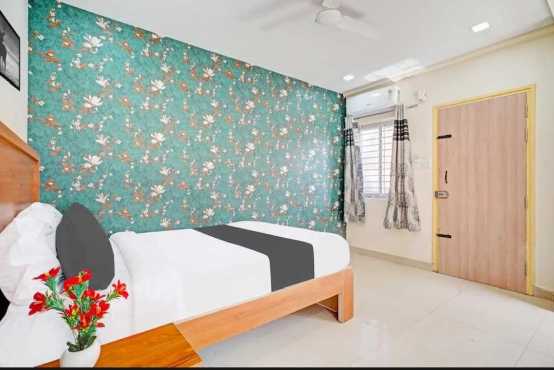 Bedroom, Bed in Hotel O Aafa Garden Restaurant and Lodge