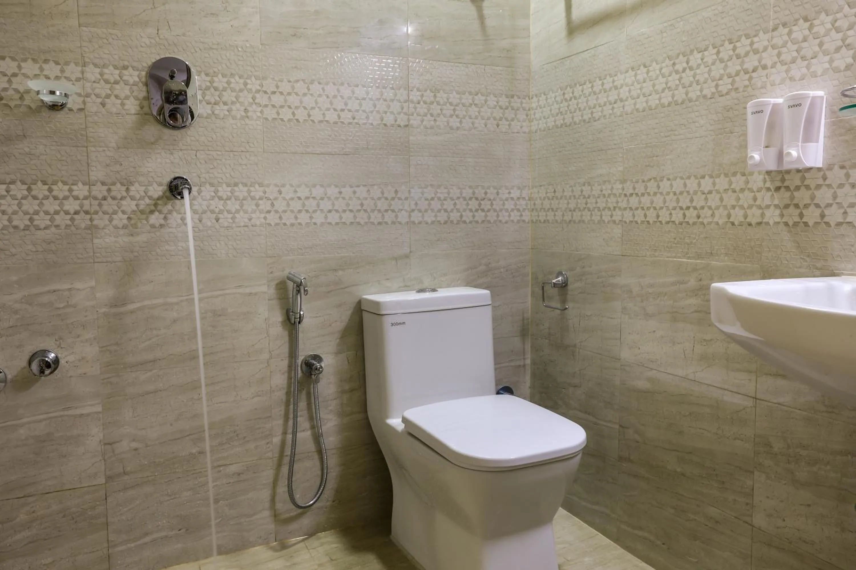 Shower in Hotel Sekai