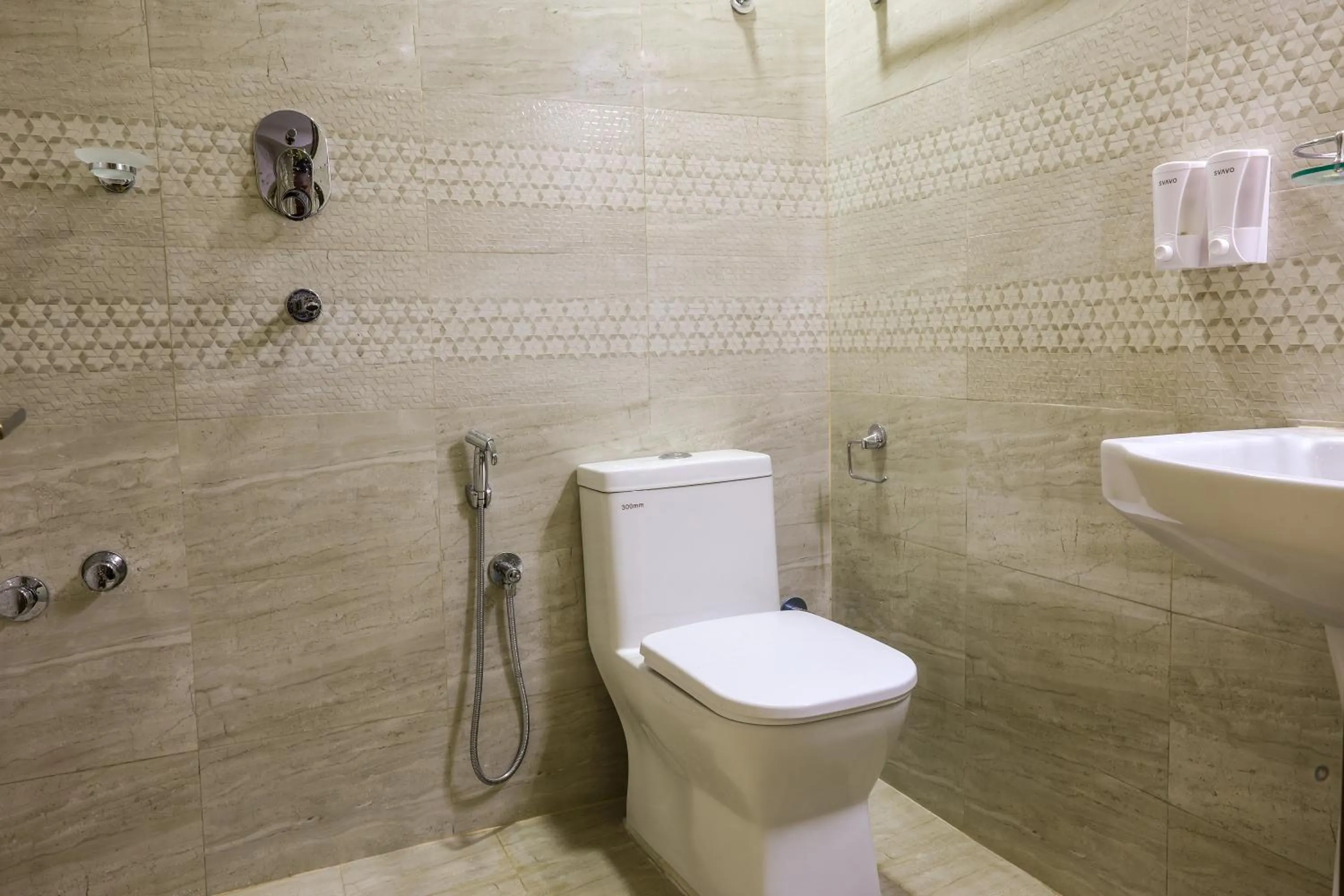 Shower in Hotel Sekai