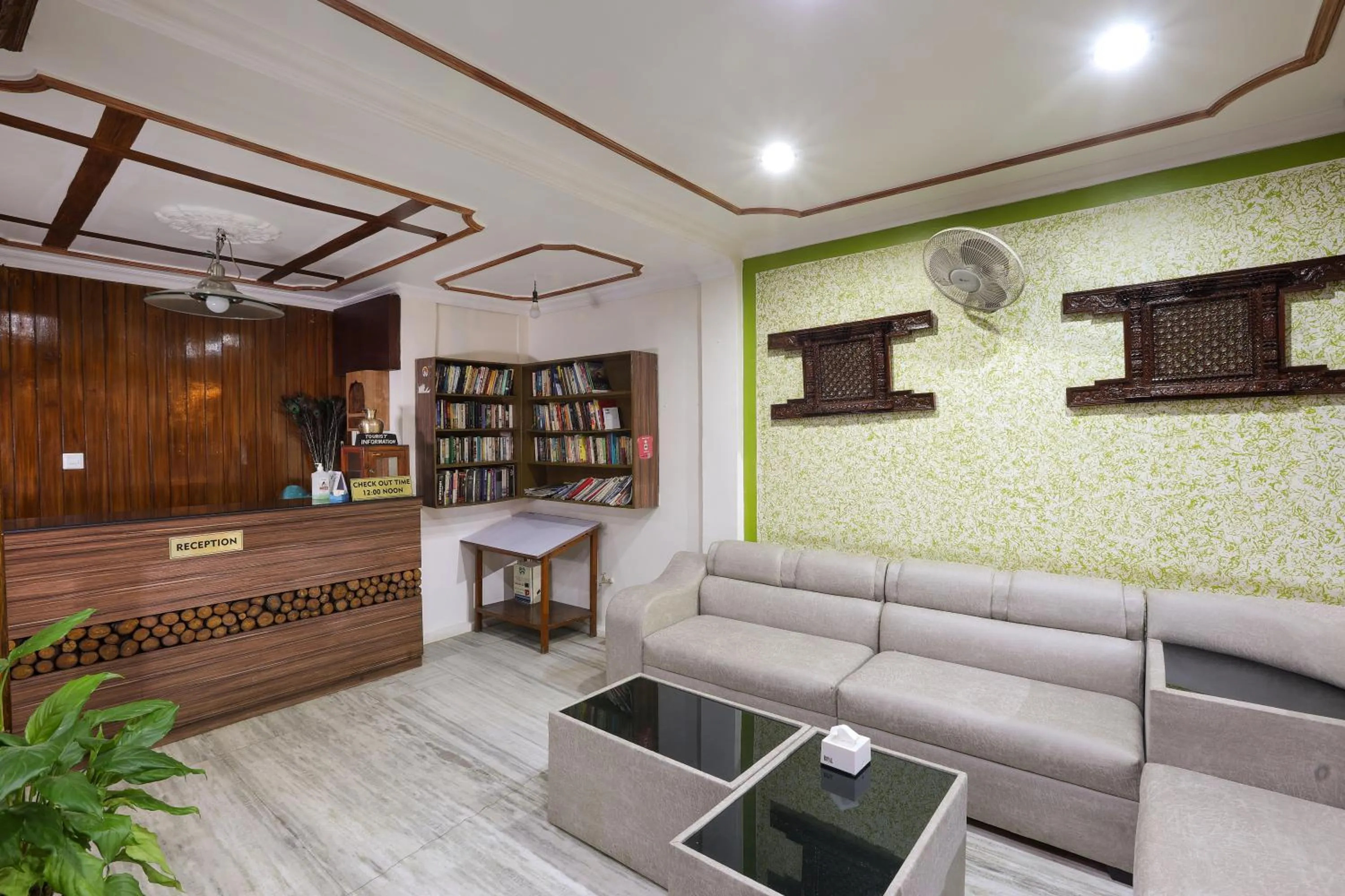 Library in Hotel Sekai