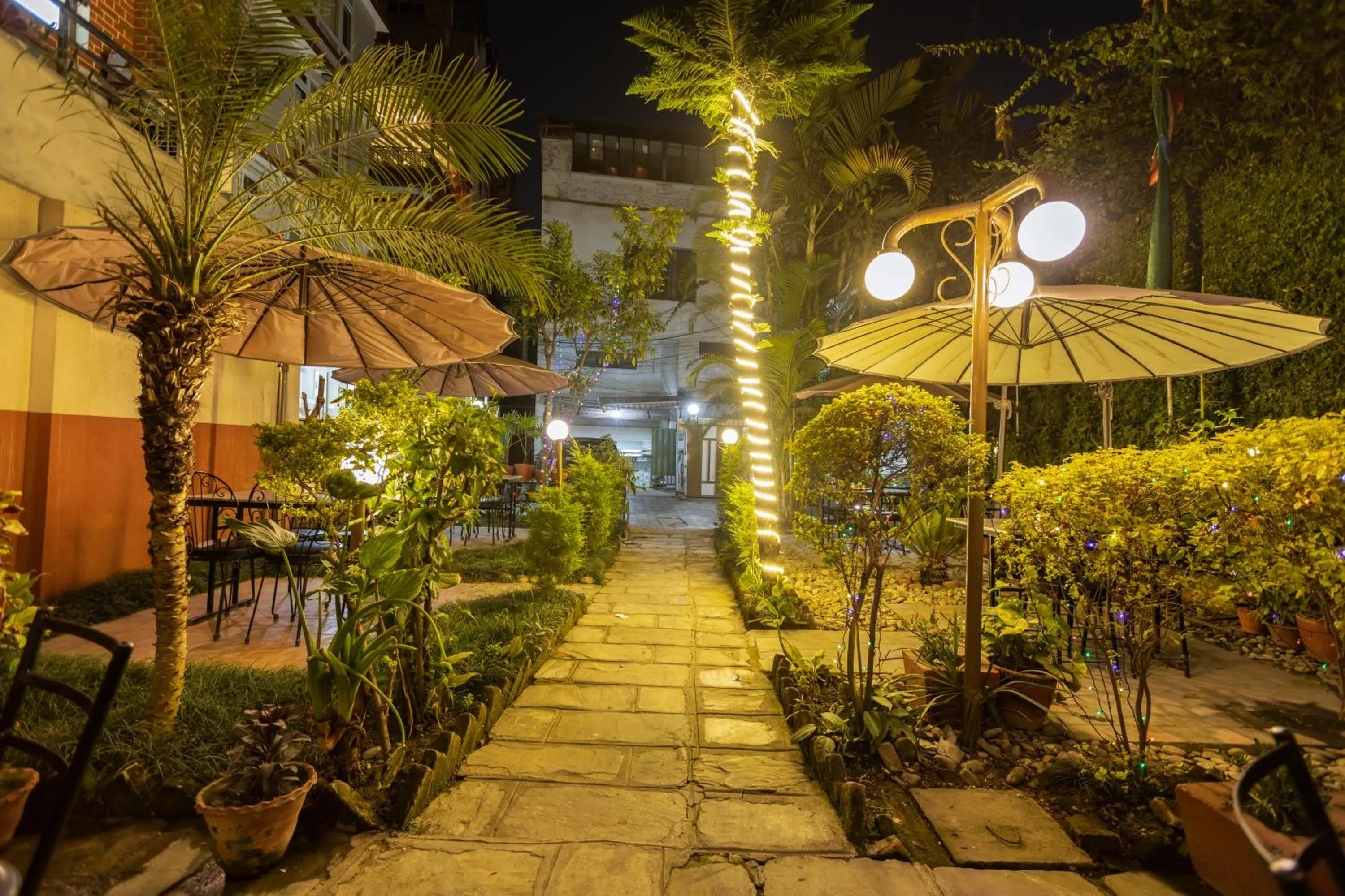 Night in Hotel Sekai