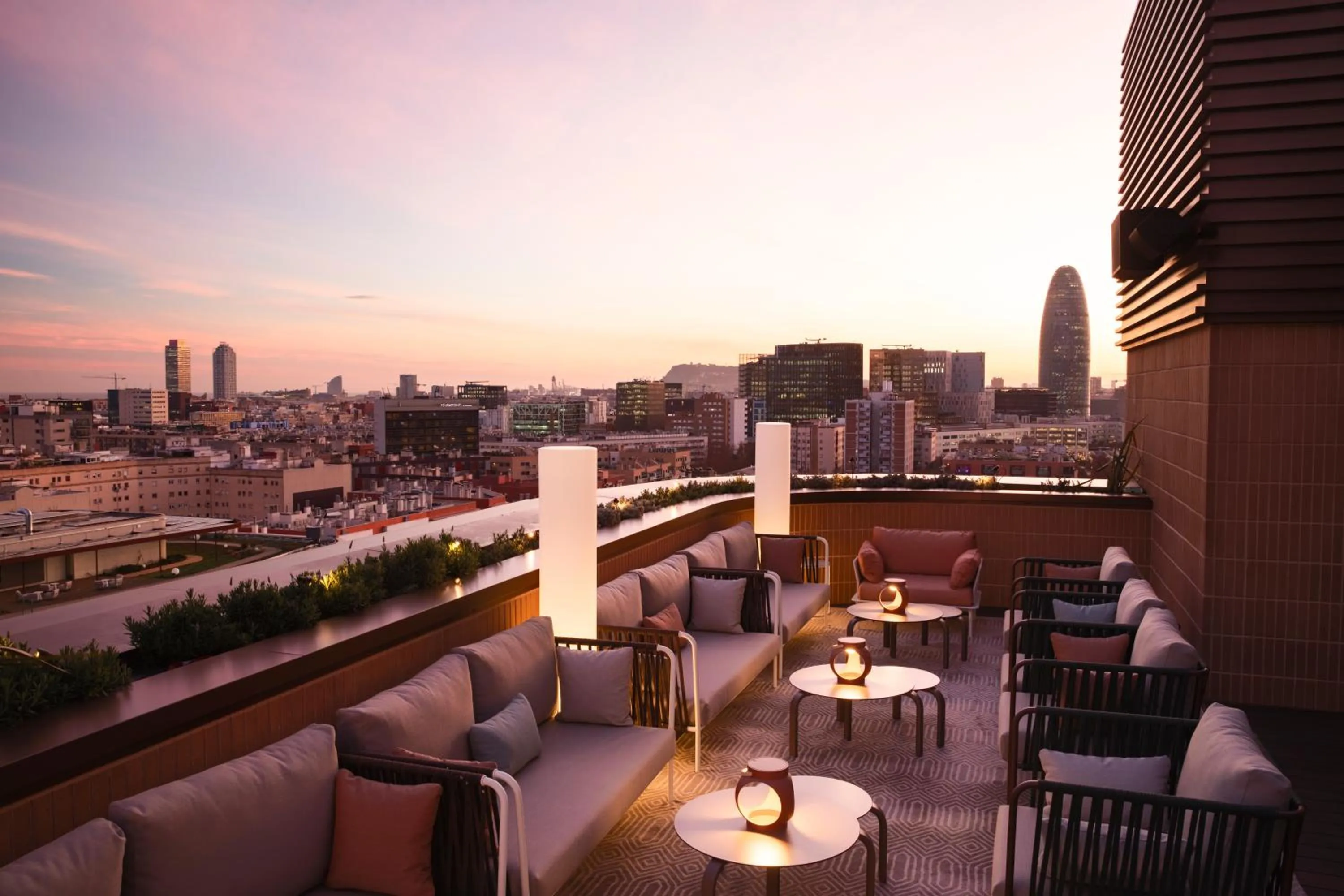 Restaurant/places to eat in Labtwentytwo Barcelona, a Tribute Portfolio Hotel