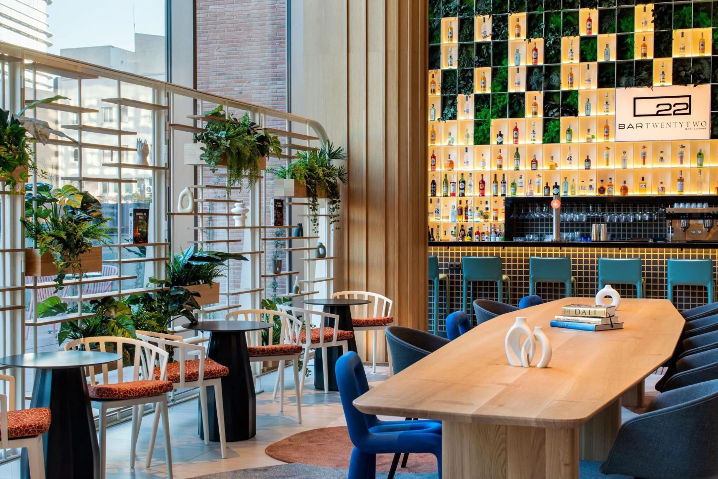 Lounge or bar in Labtwentytwo Barcelona, a Tribute Portfolio Hotel
