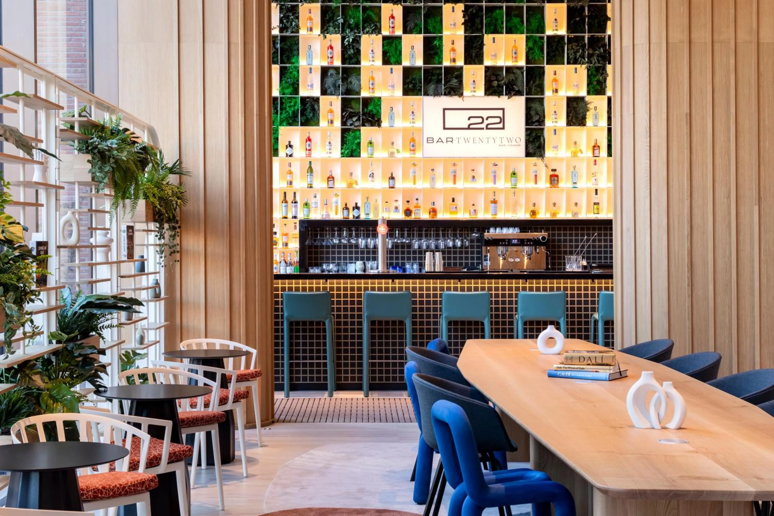 Lounge or bar in Labtwentytwo Barcelona, a Tribute Portfolio Hotel