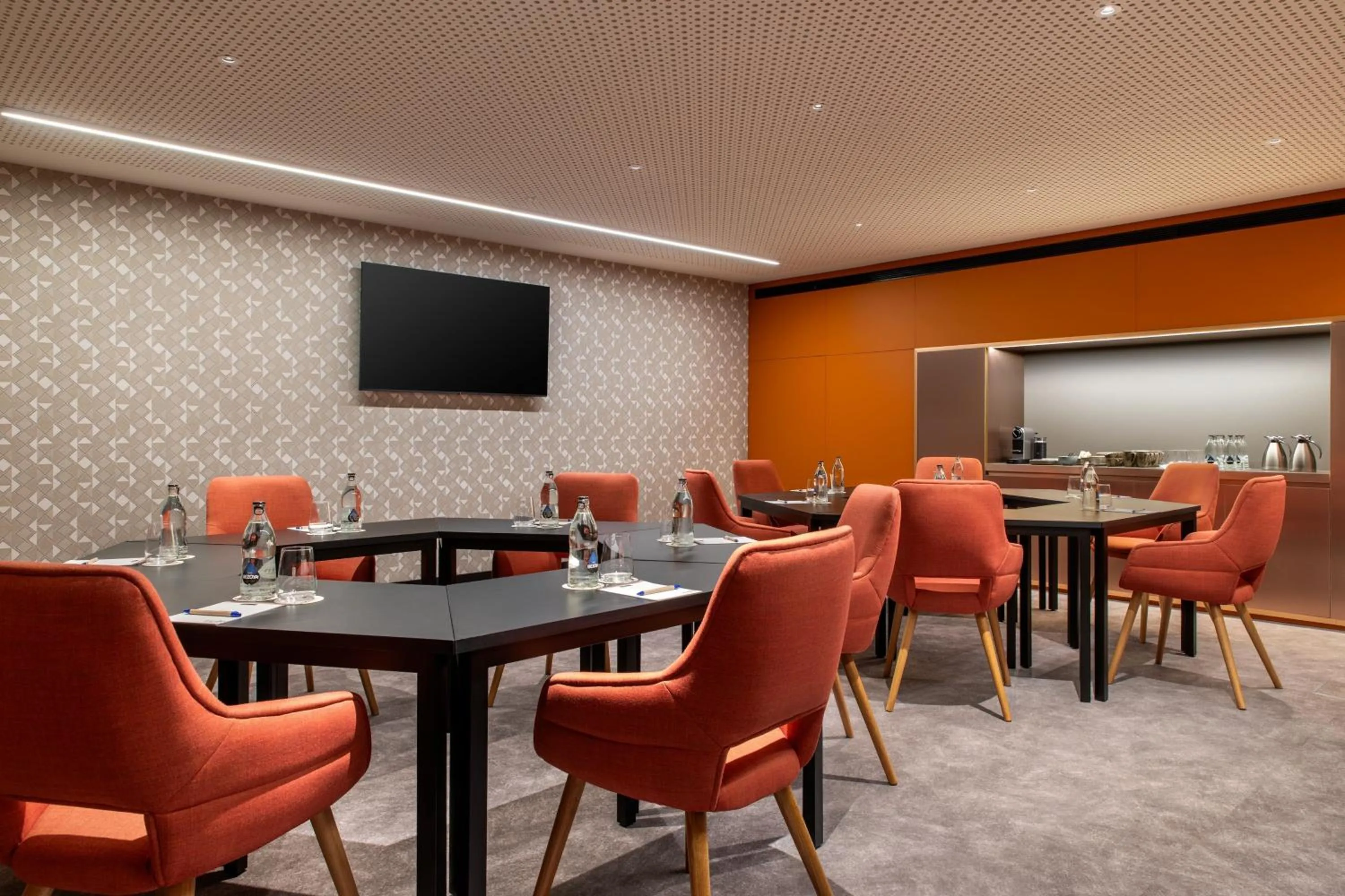 Meeting/conference room in Labtwentytwo Barcelona, a Tribute Portfolio Hotel