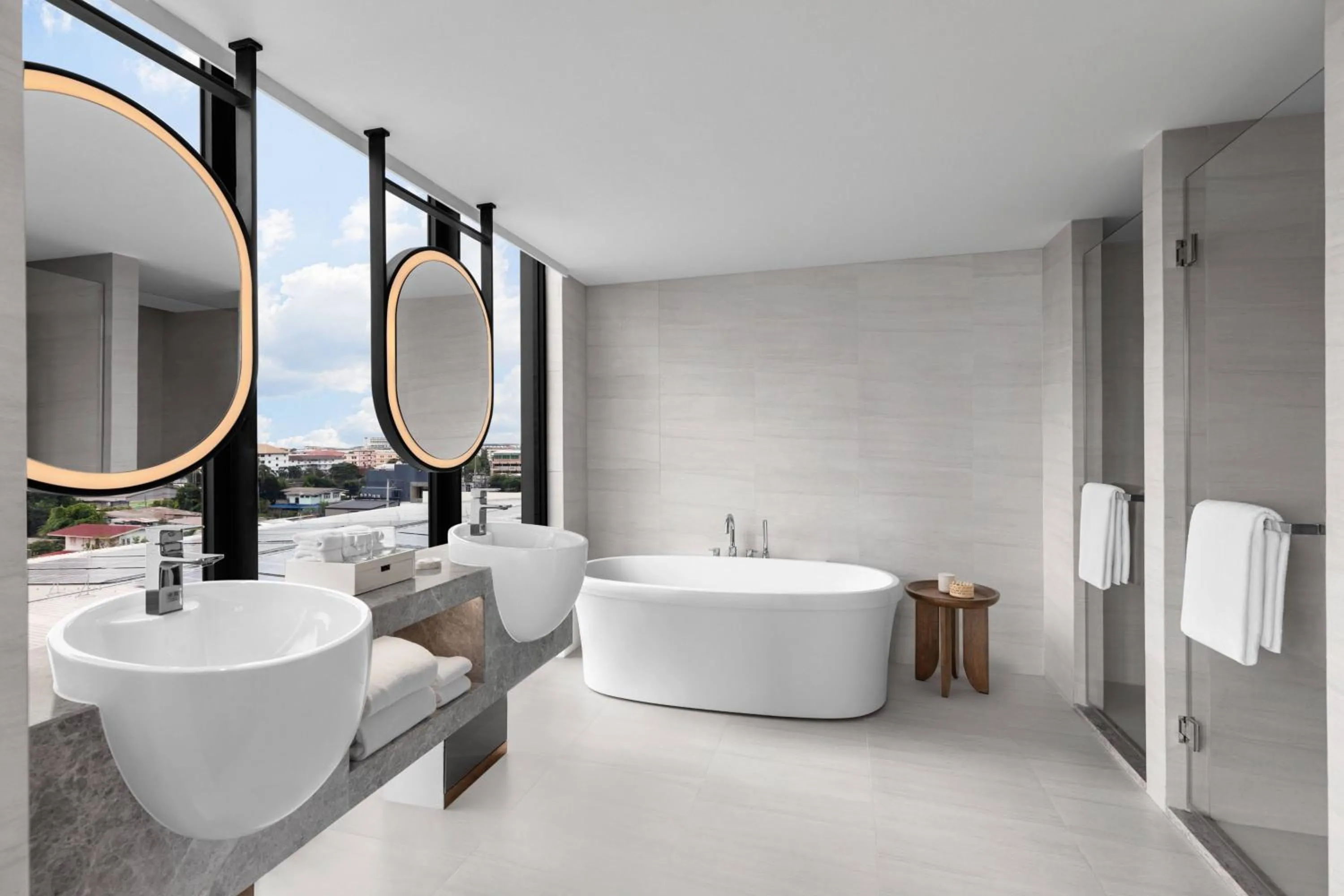 Bathroom in Courtyard by Marriott Bangkok Suvarnabhumi Airport