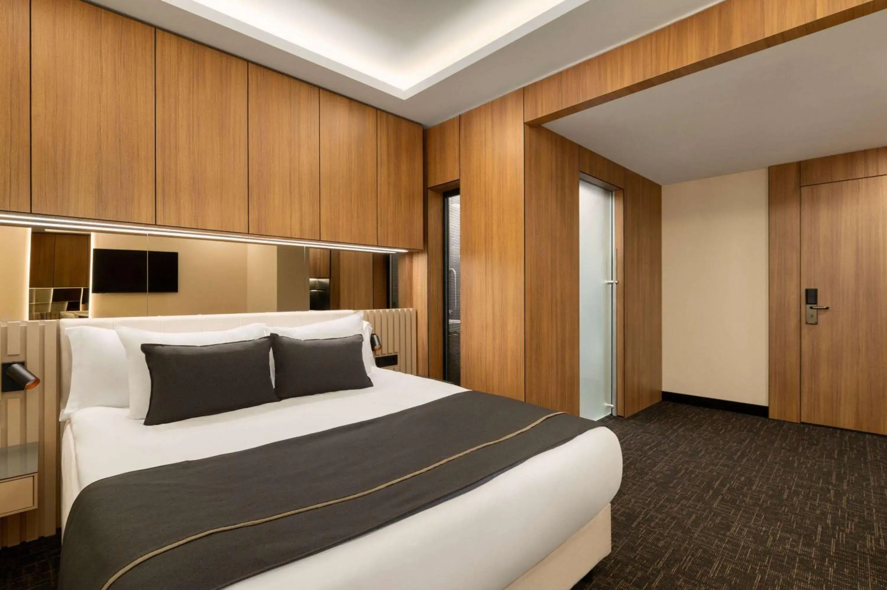 Standard King Room with City View - single occupancy in FT Lotus Thermal Hotel&SPA Trademark Collection by Wyndham Standard King Room with City View - single occupancy in FT Lotus Thermal Hotel&SPA Trademark Collection by Wyndham
