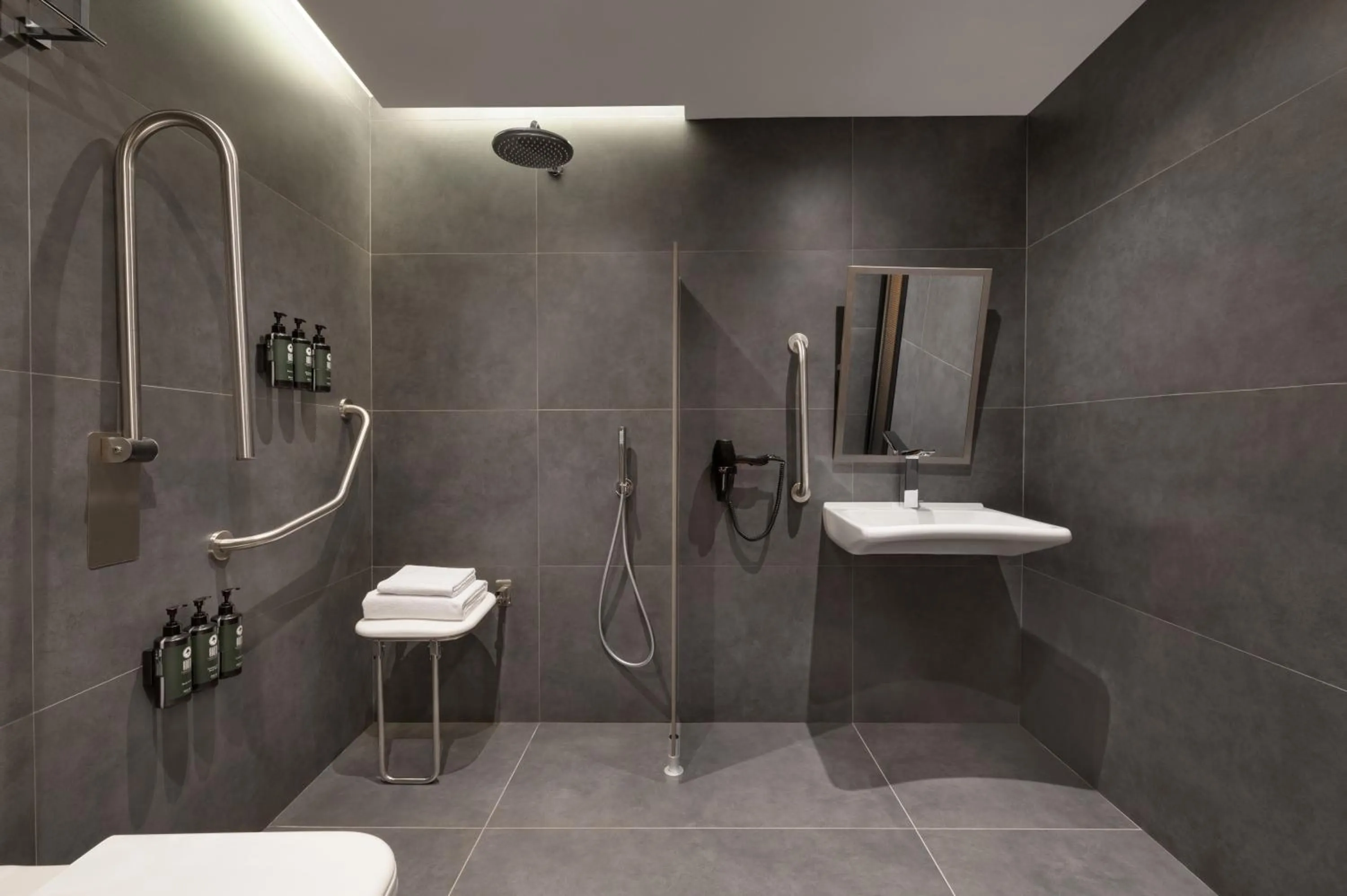 Shower in FT Lotus Thermal Hotel&SPA Trademark Collection by Wyndham