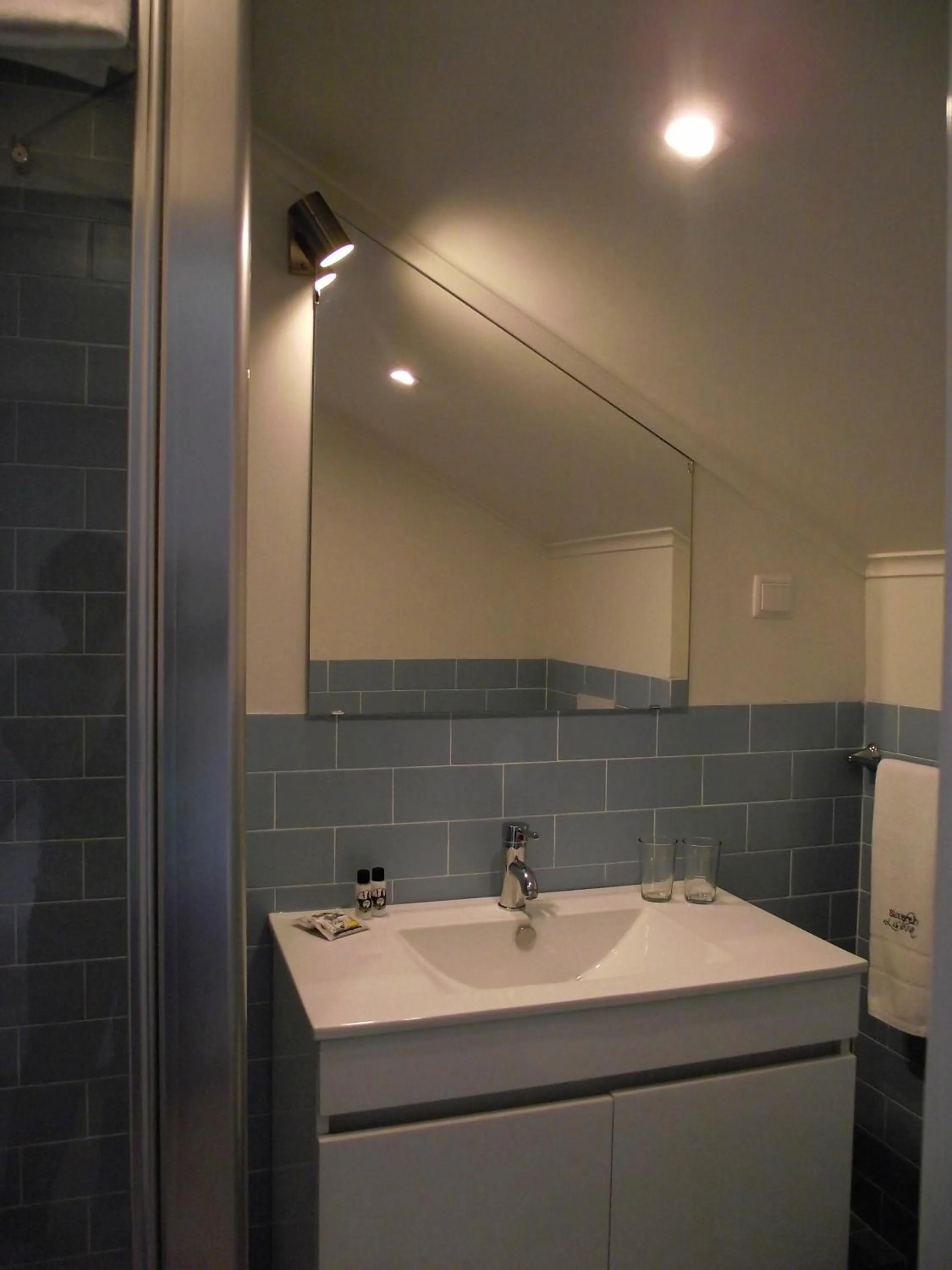 Bathroom in Sincerely Lisboa