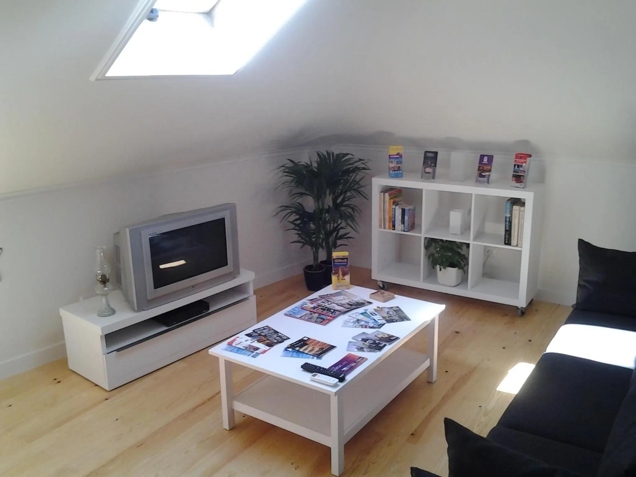 Communal lounge/ TV room in Sincerely Lisboa