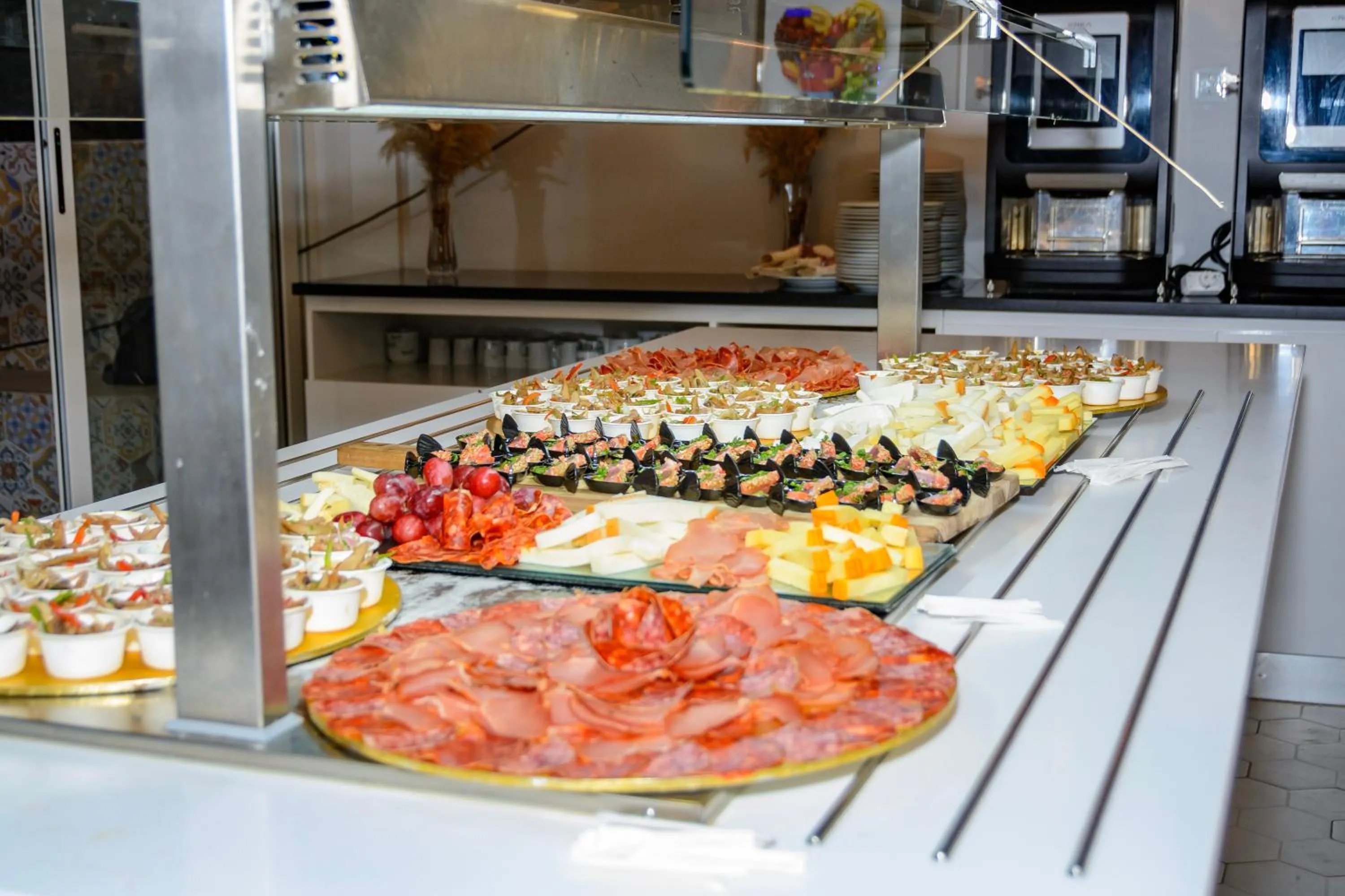 Restaurant/places to eat in Ouril Mindelo