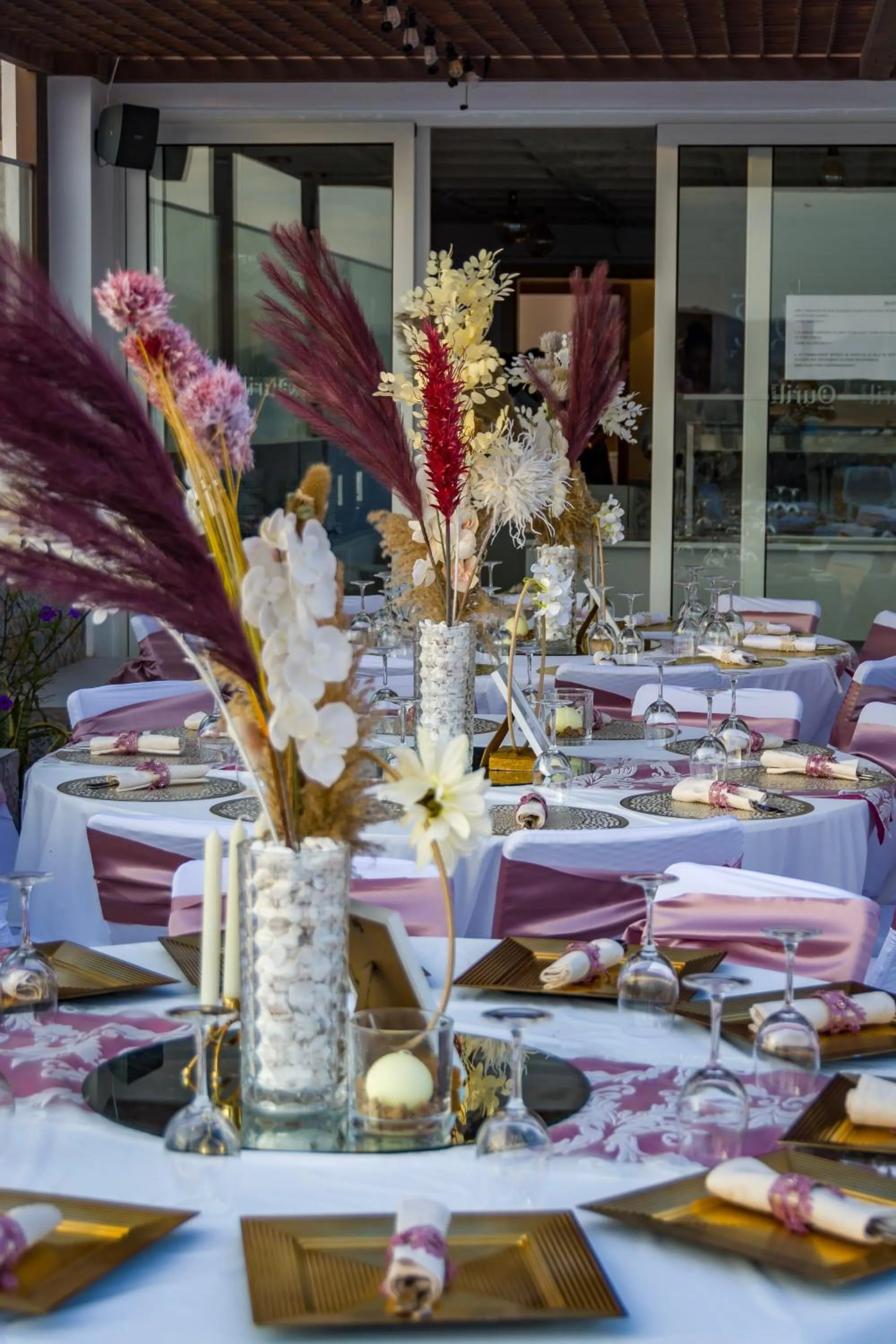 Banquet/Function facilities in Ouril Mindelo