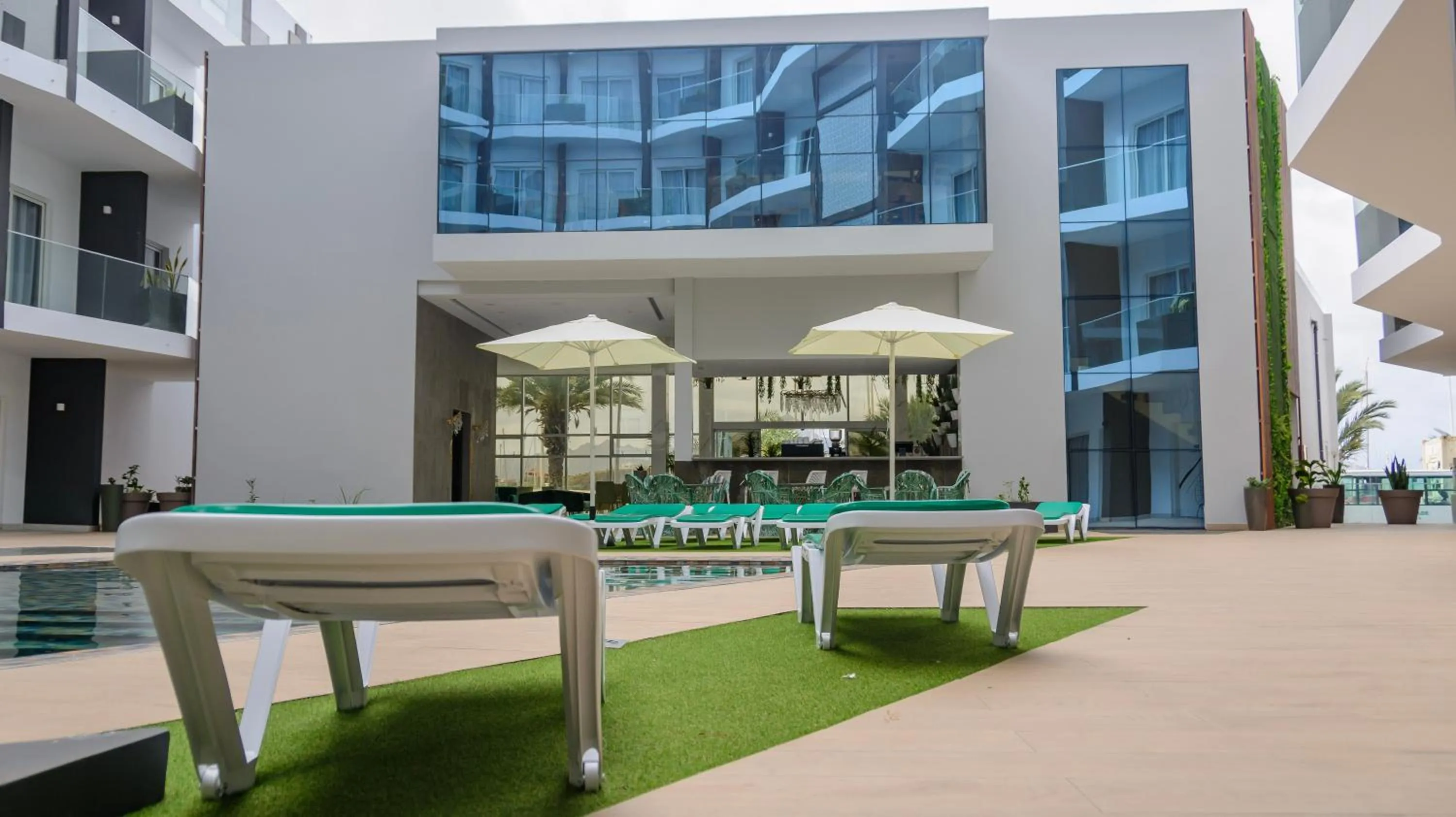 Pool view in Ouril Mindelo