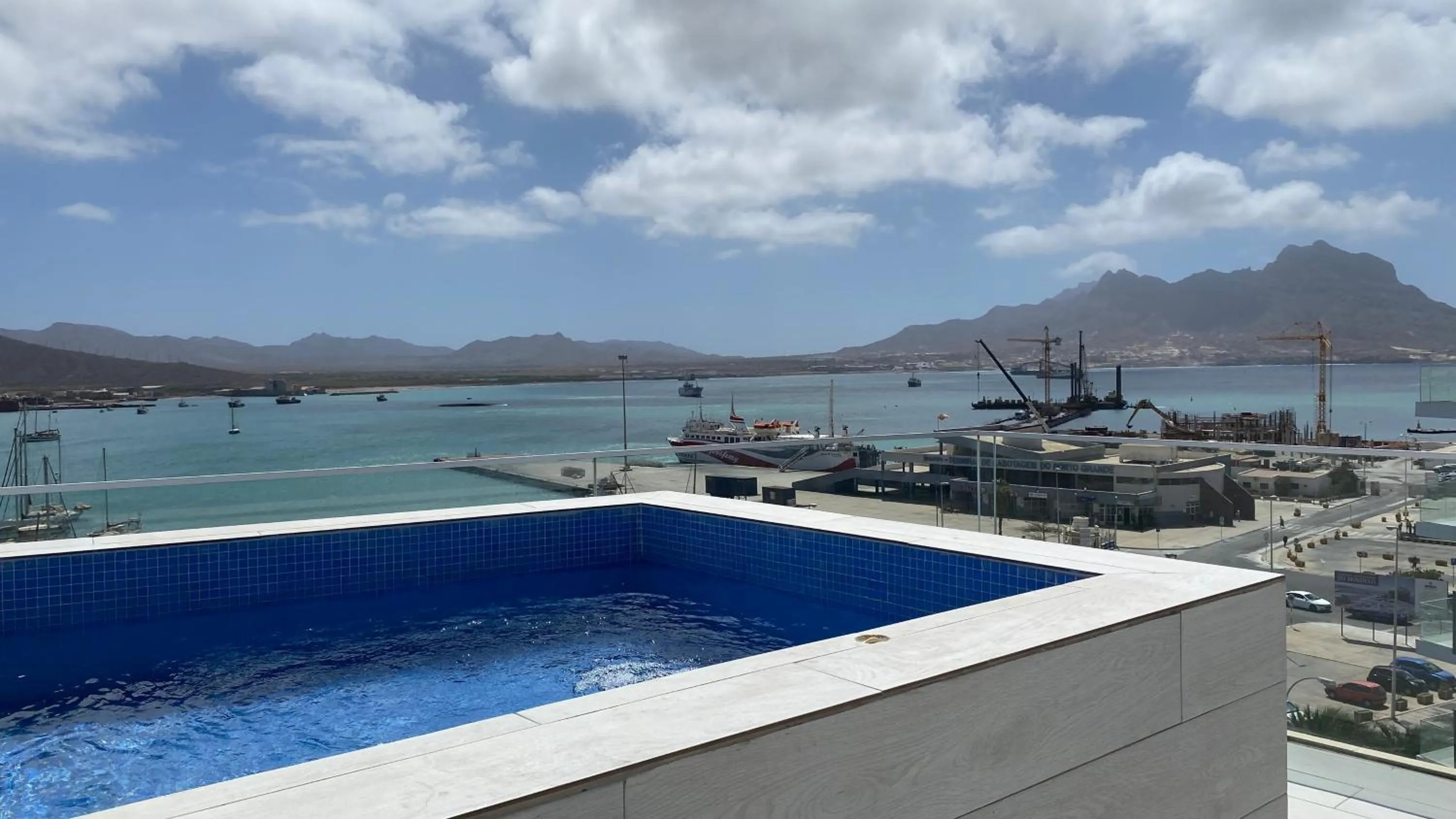 Swimming pool in Ouril Mindelo