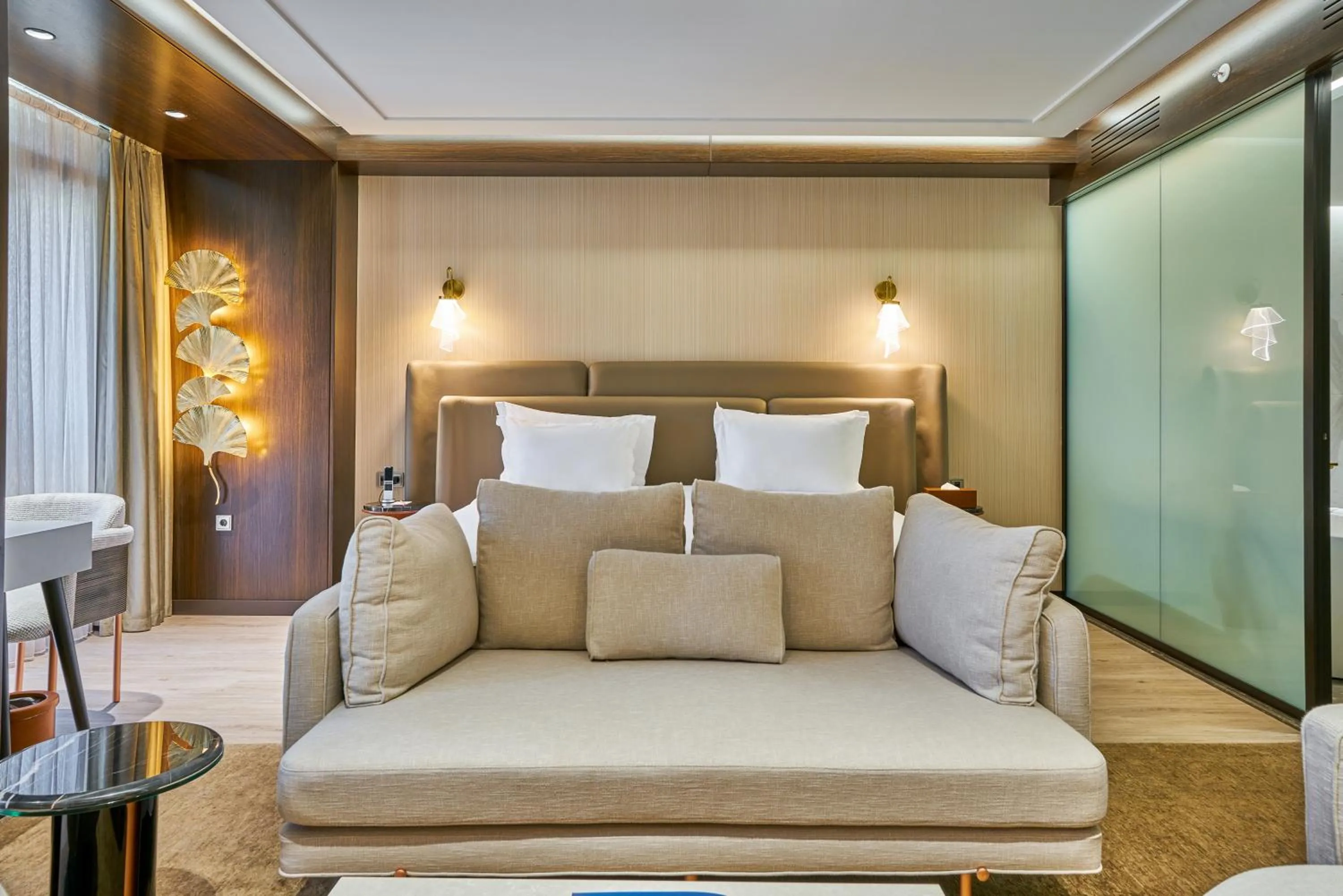 Living room, Bed in Rayelin Hotel Istanbul Old City