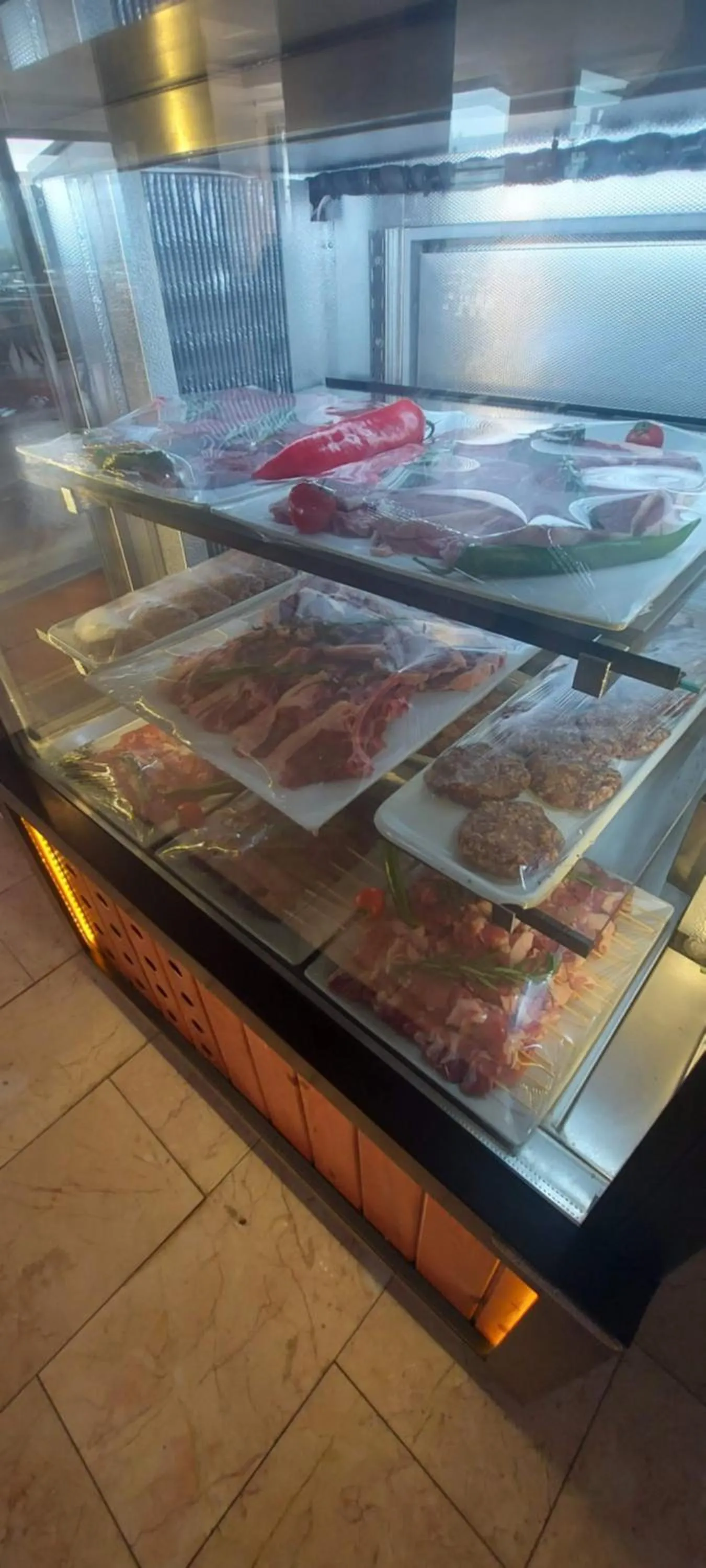 Restaurant/places to eat in Blue Port Hotel