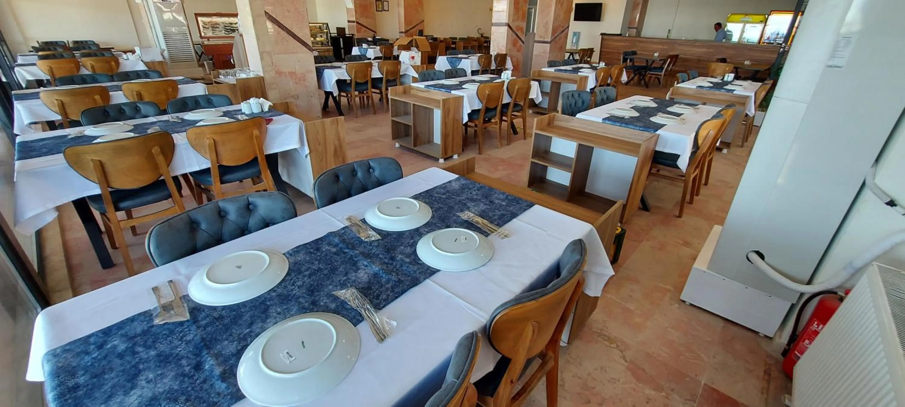 Restaurant/places to eat in Blue Port Hotel