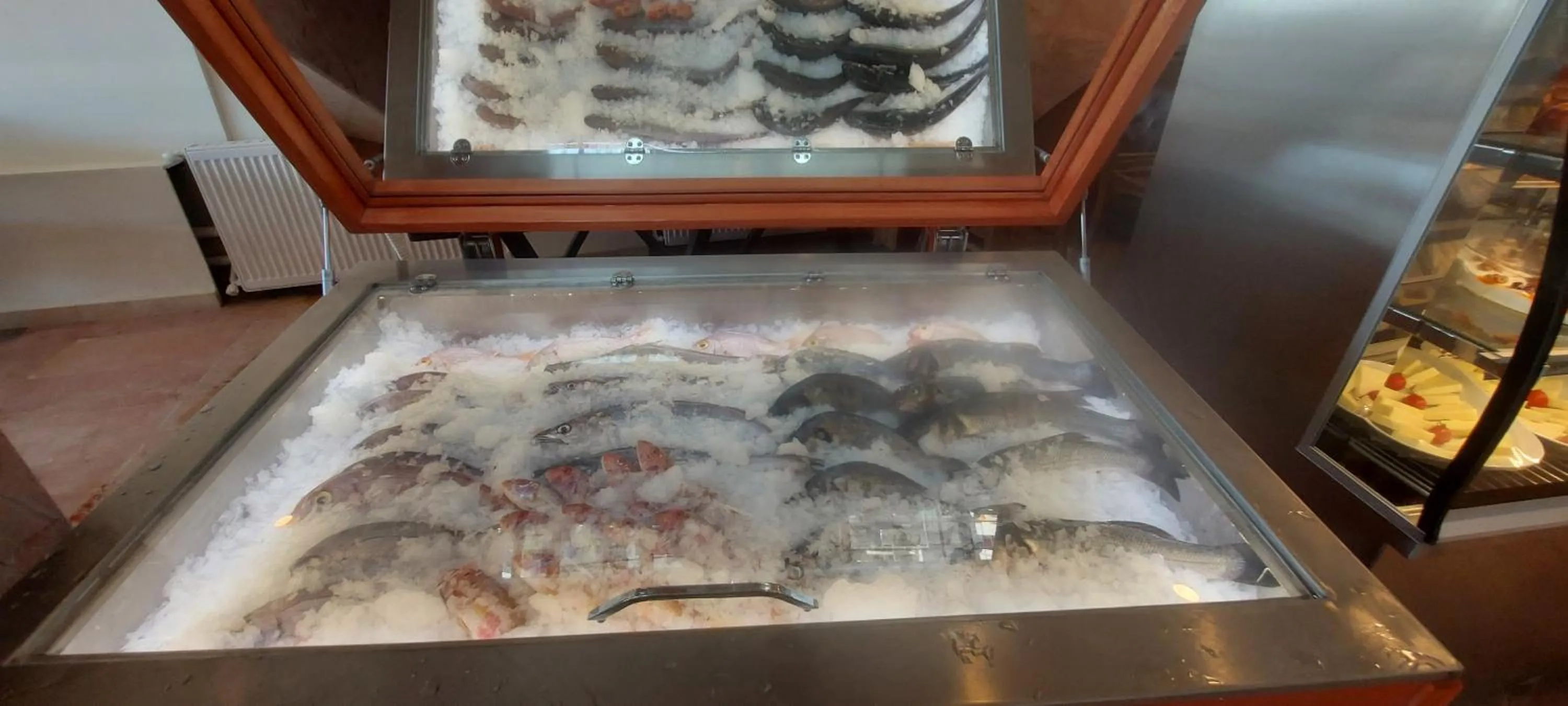 Restaurant/places to eat in Blue Port Hotel