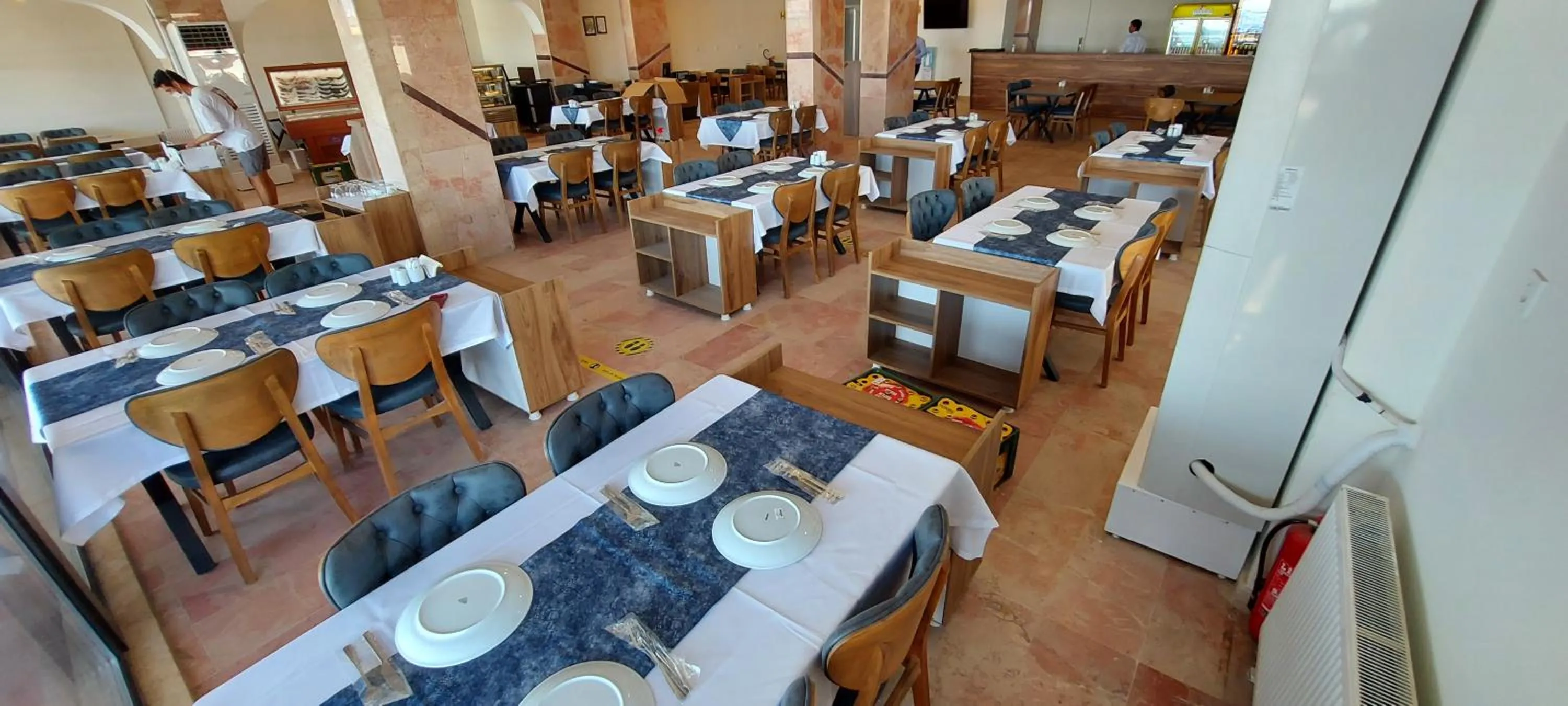 Restaurant/places to eat in Blue Port Hotel