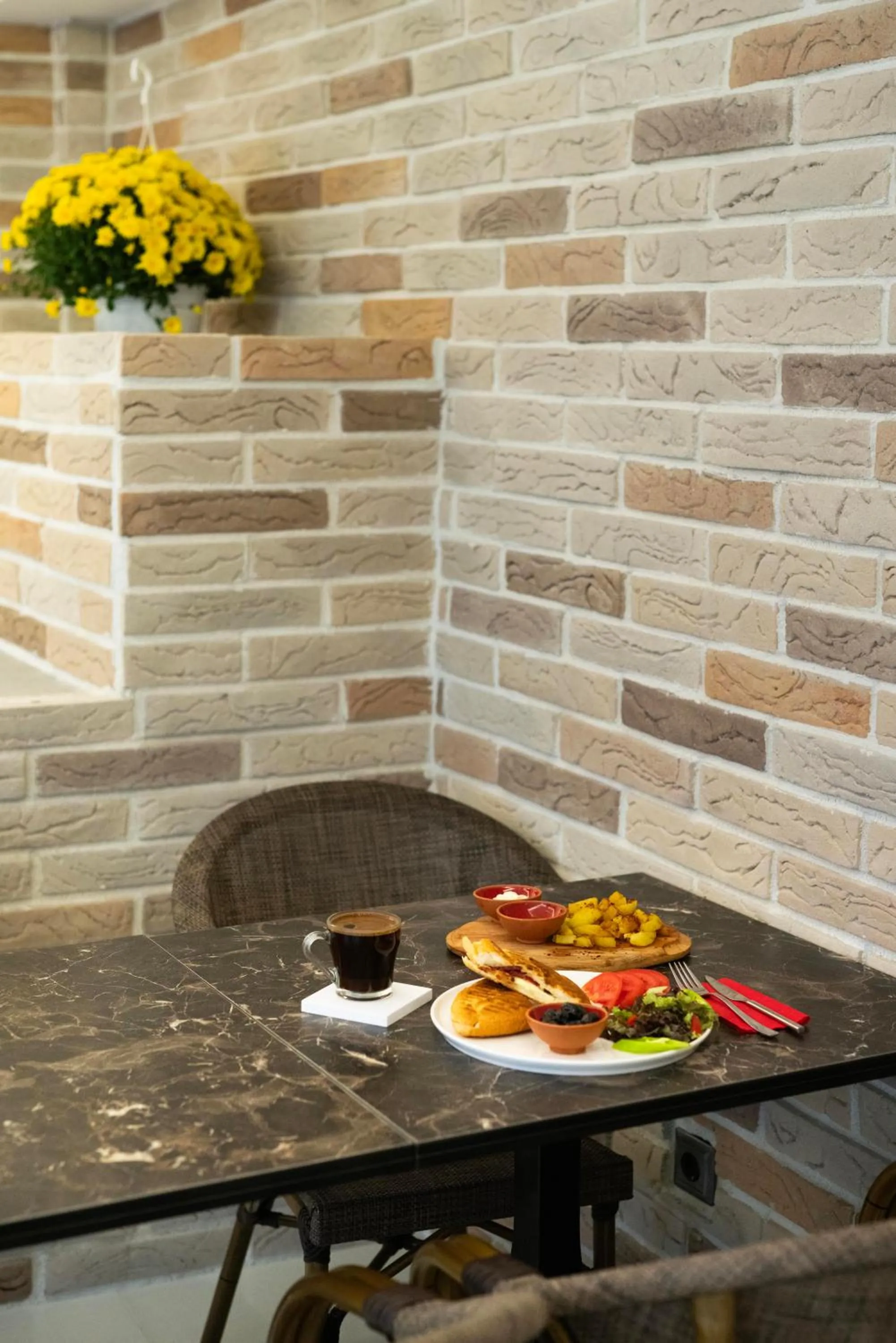 Restaurant/places to eat in Rubby Hotel Kadıköy