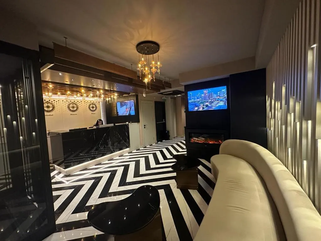 Living room in THE PARK HOTEL