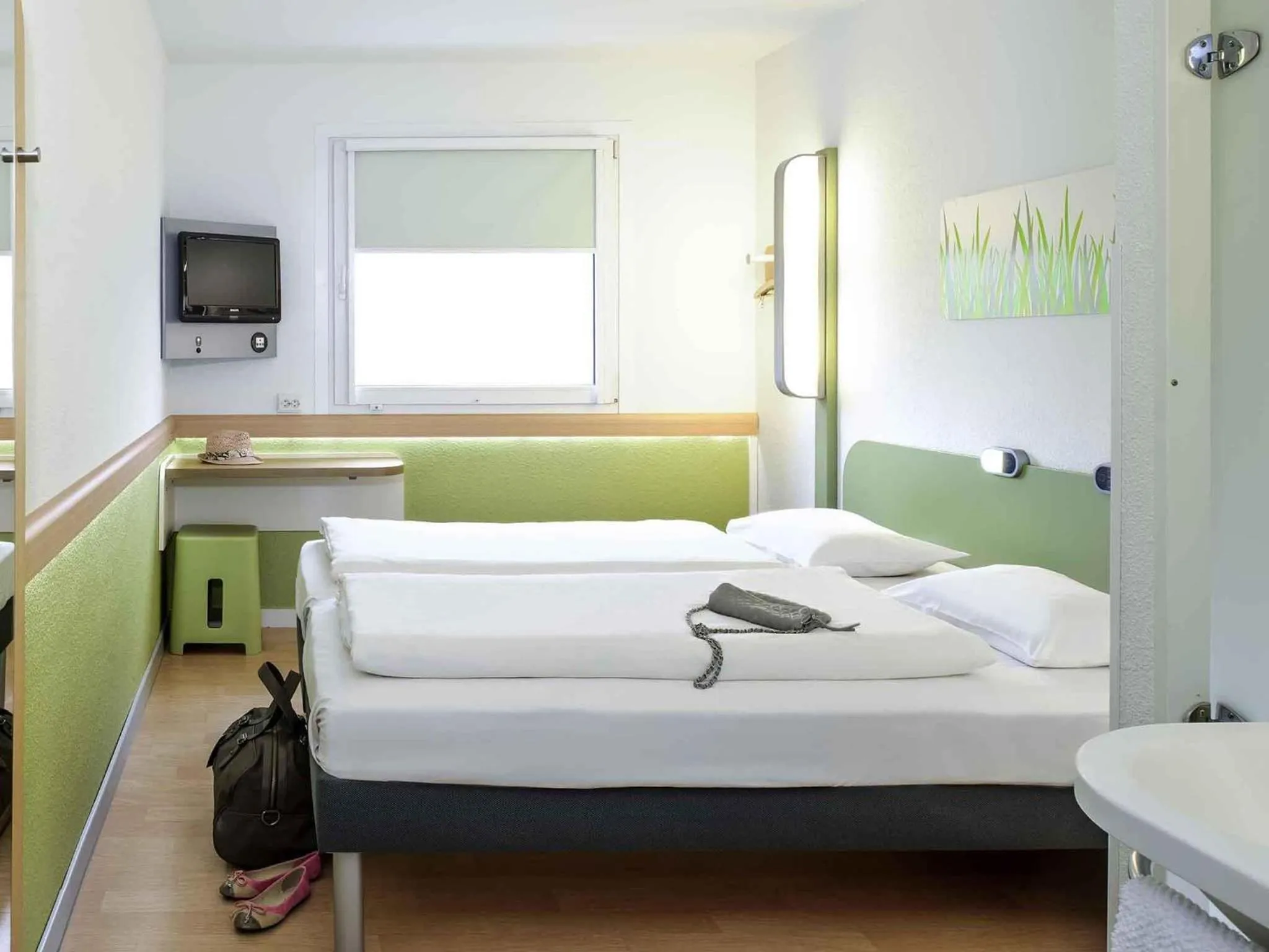 Bedroom, Bed in Ibis budget Berlin Potsdamer Platz