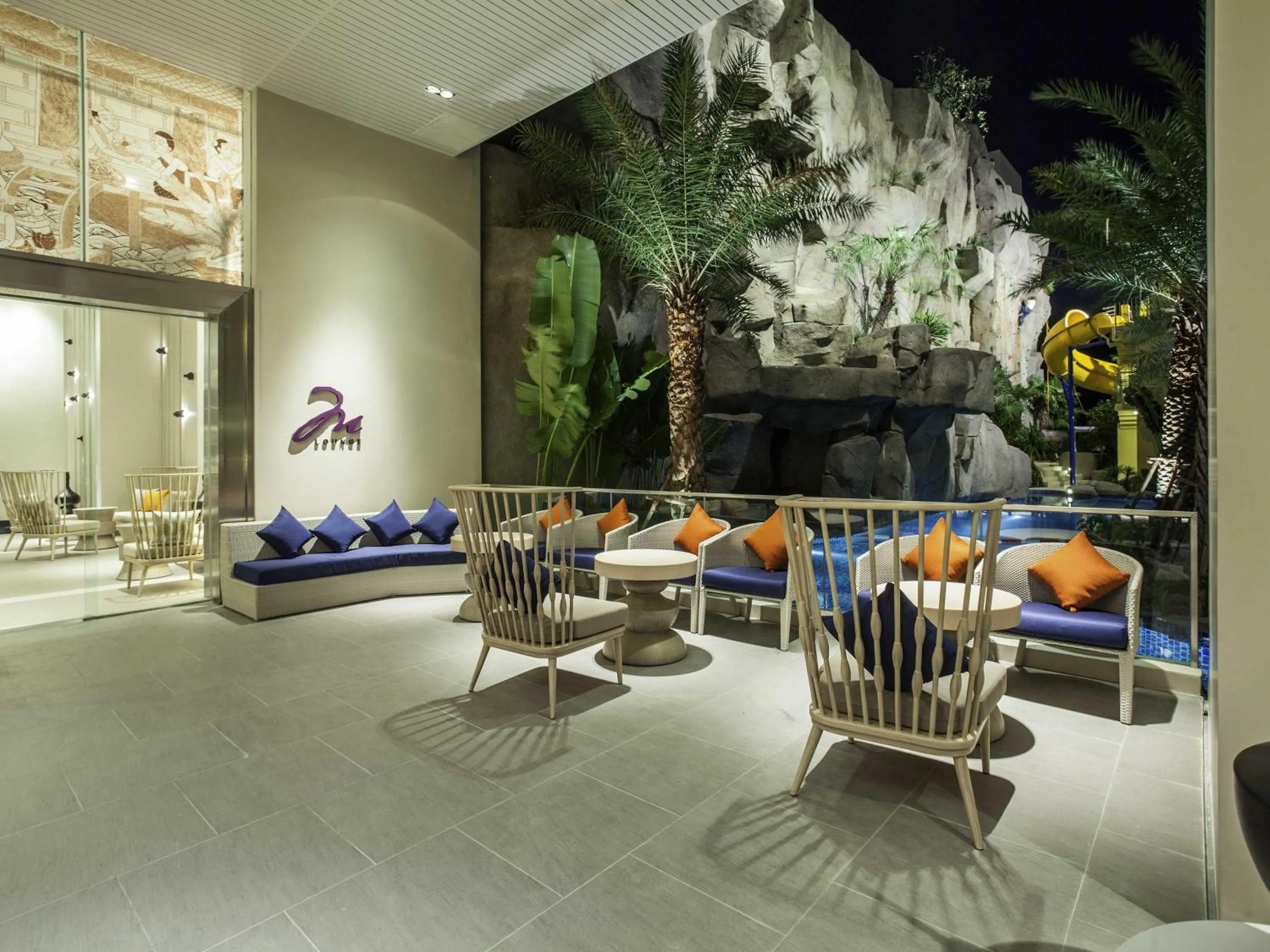 Restaurant/places to eat in Mercure Pattaya Ocean Resort