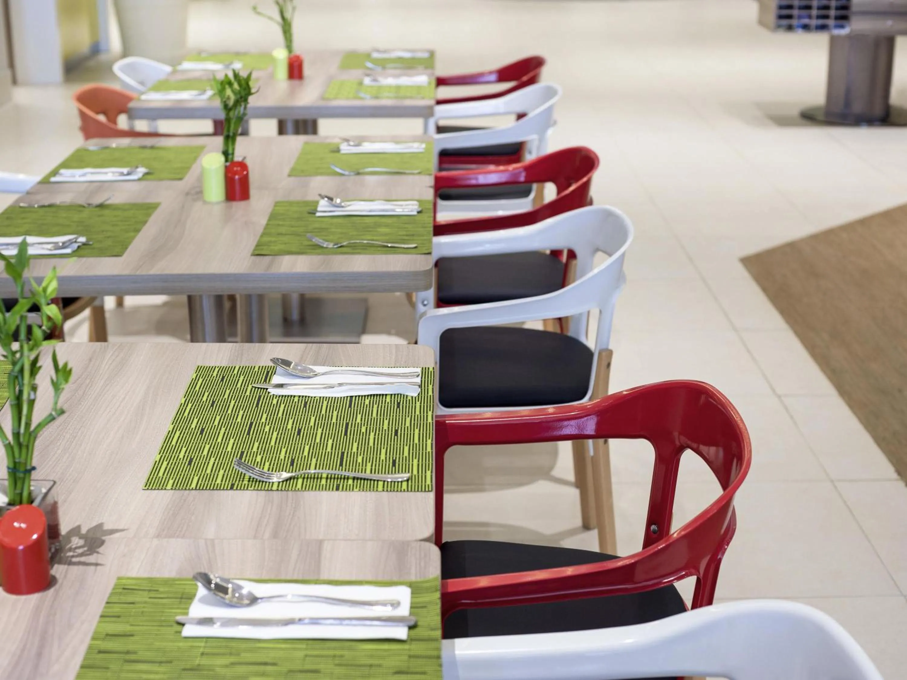 Restaurant/places to eat in Ibis Styles Jakarta Mangga Dua Square