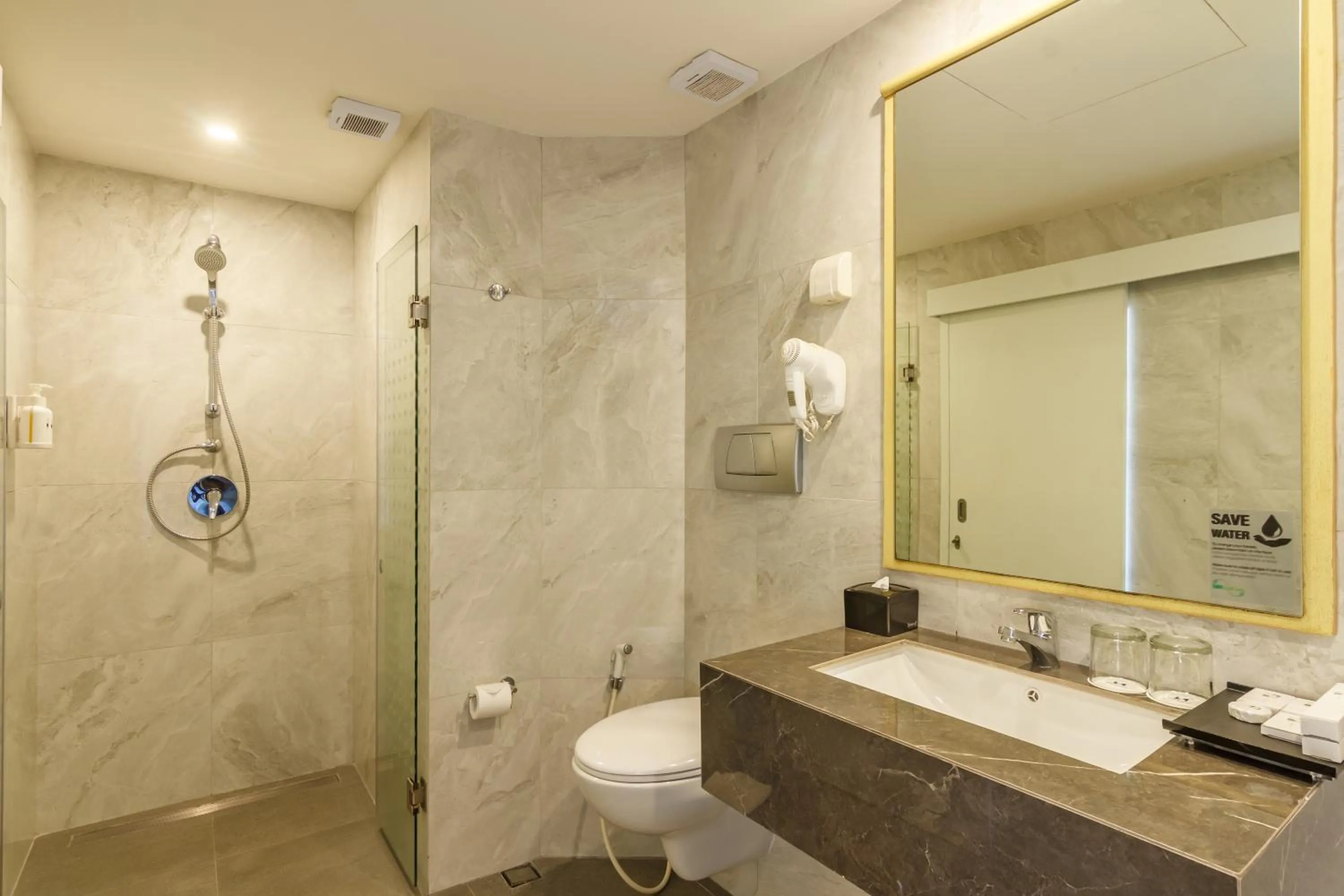 Bathroom in Swiss-Belinn Cawang