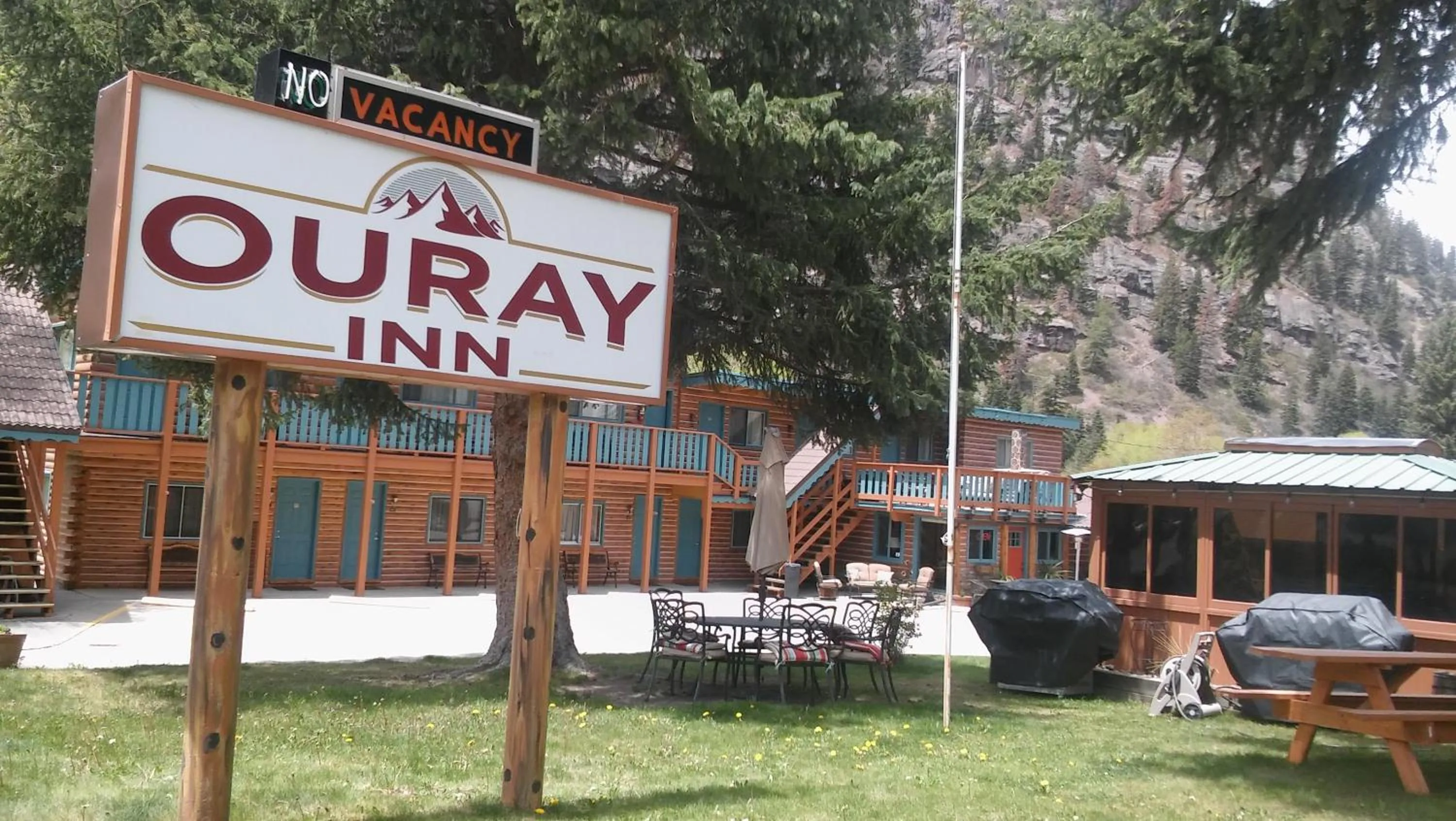 Property building in Ouray Inn