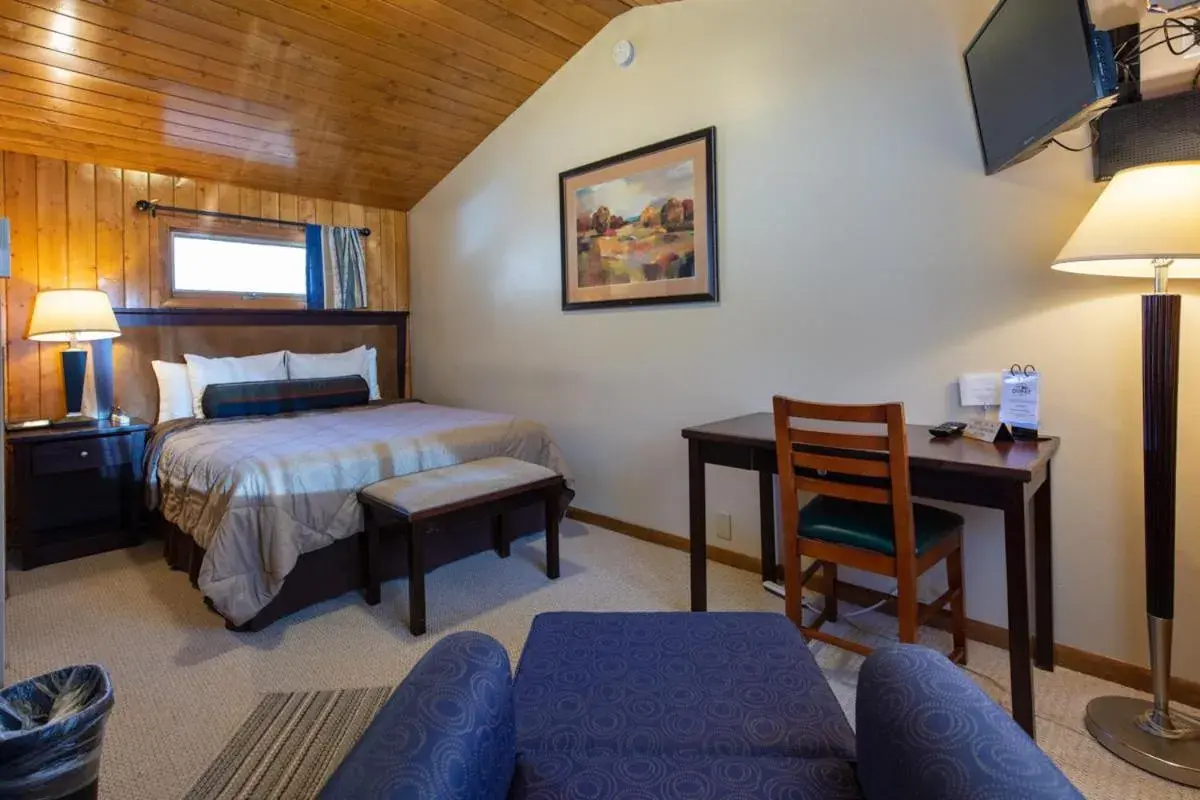 Queen Room in Ouray Inn Queen Room in Ouray Inn