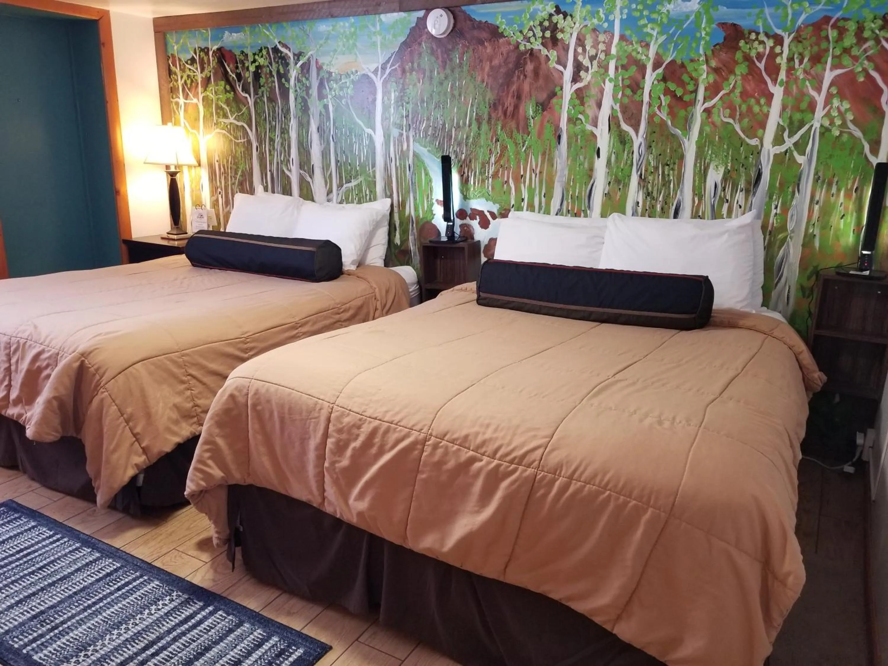 Bedroom, Bed in Ouray Inn
