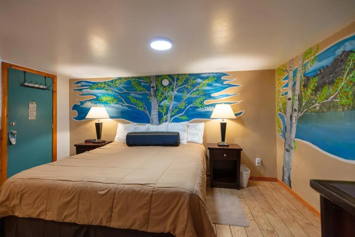 Decorative detail, Bed in Ouray Inn