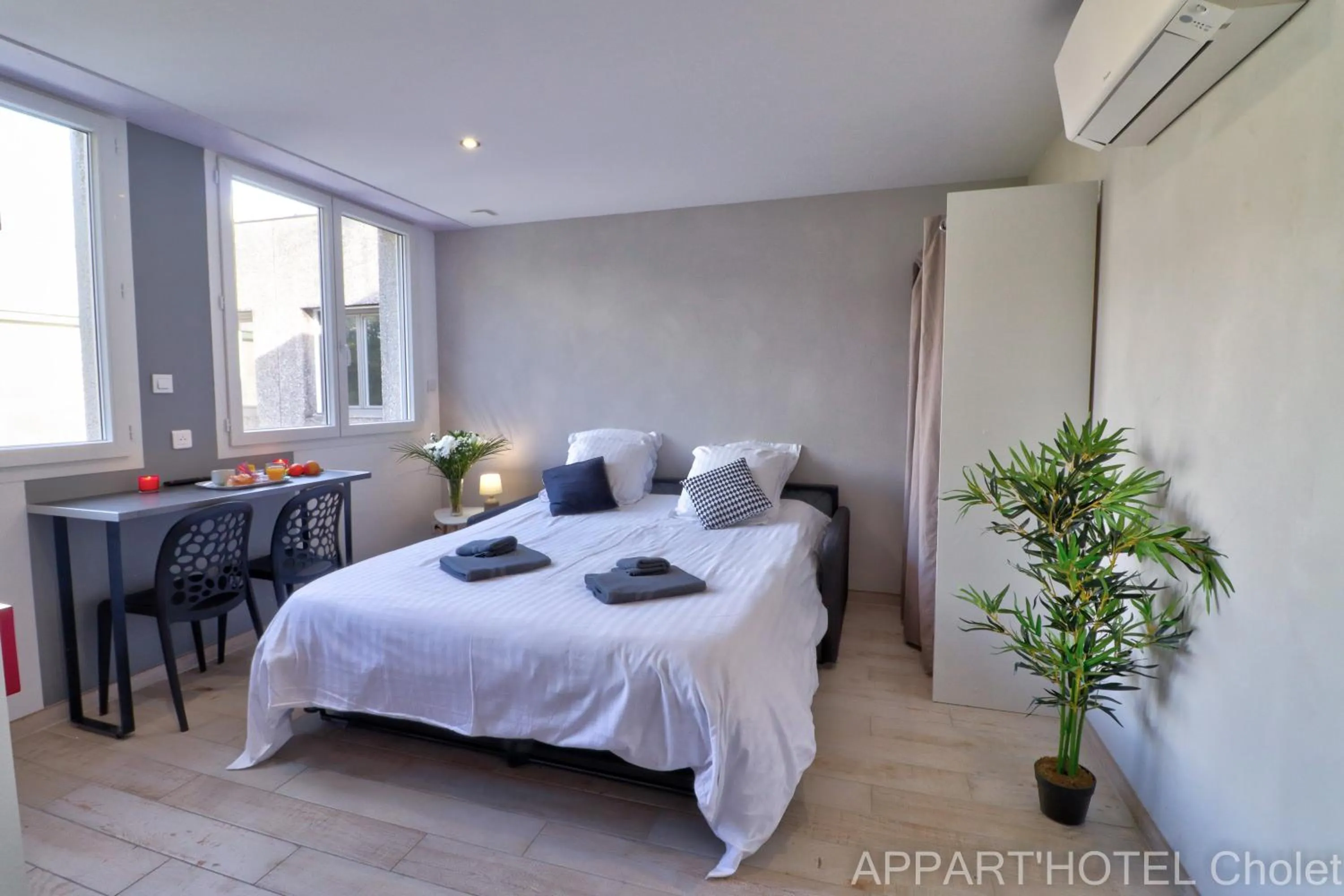 Bed in Appart hotel Cholet Carteron