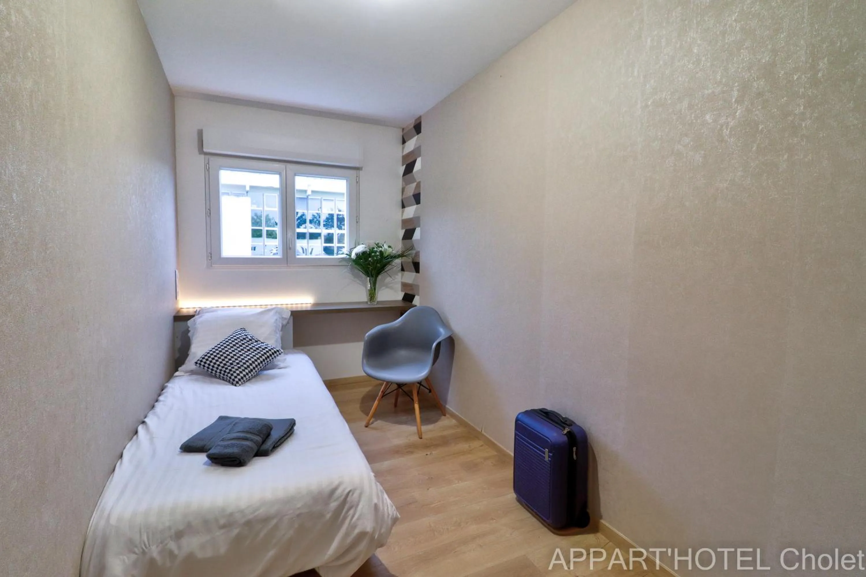 Bed in Appart hotel Cholet Carteron