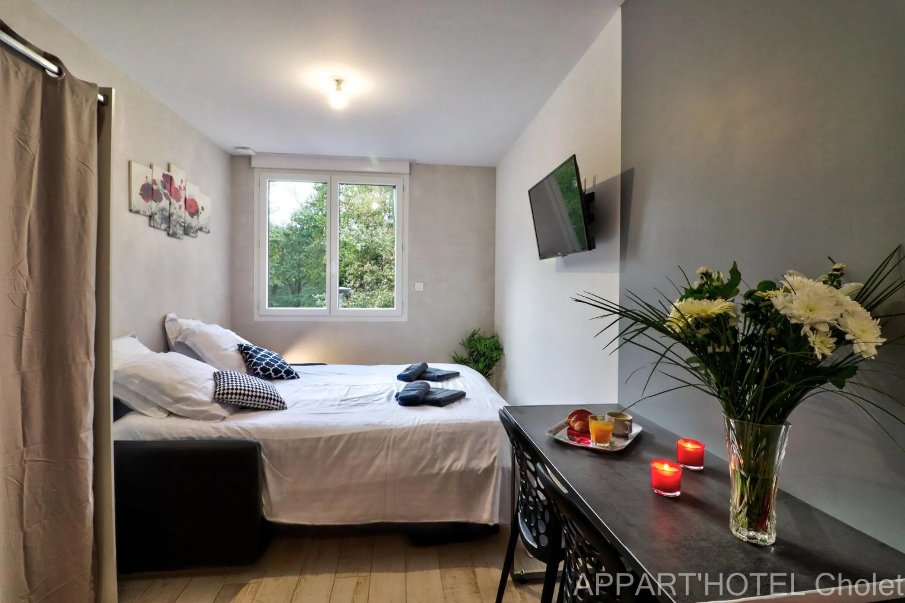 Bed in Appart hotel Cholet Carteron