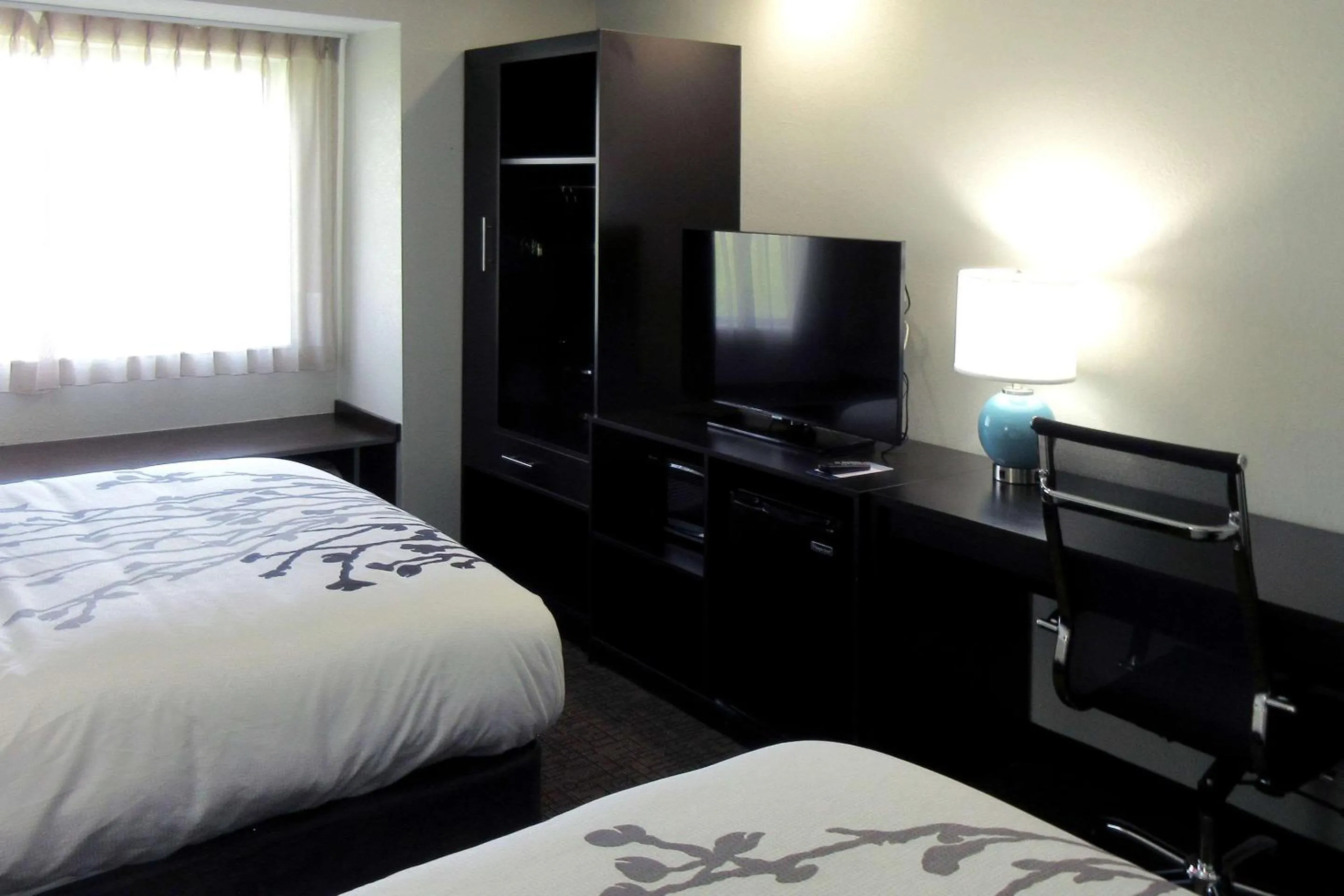 Bedroom, Bed in Sleep Inn Marion - Cedar Rapids