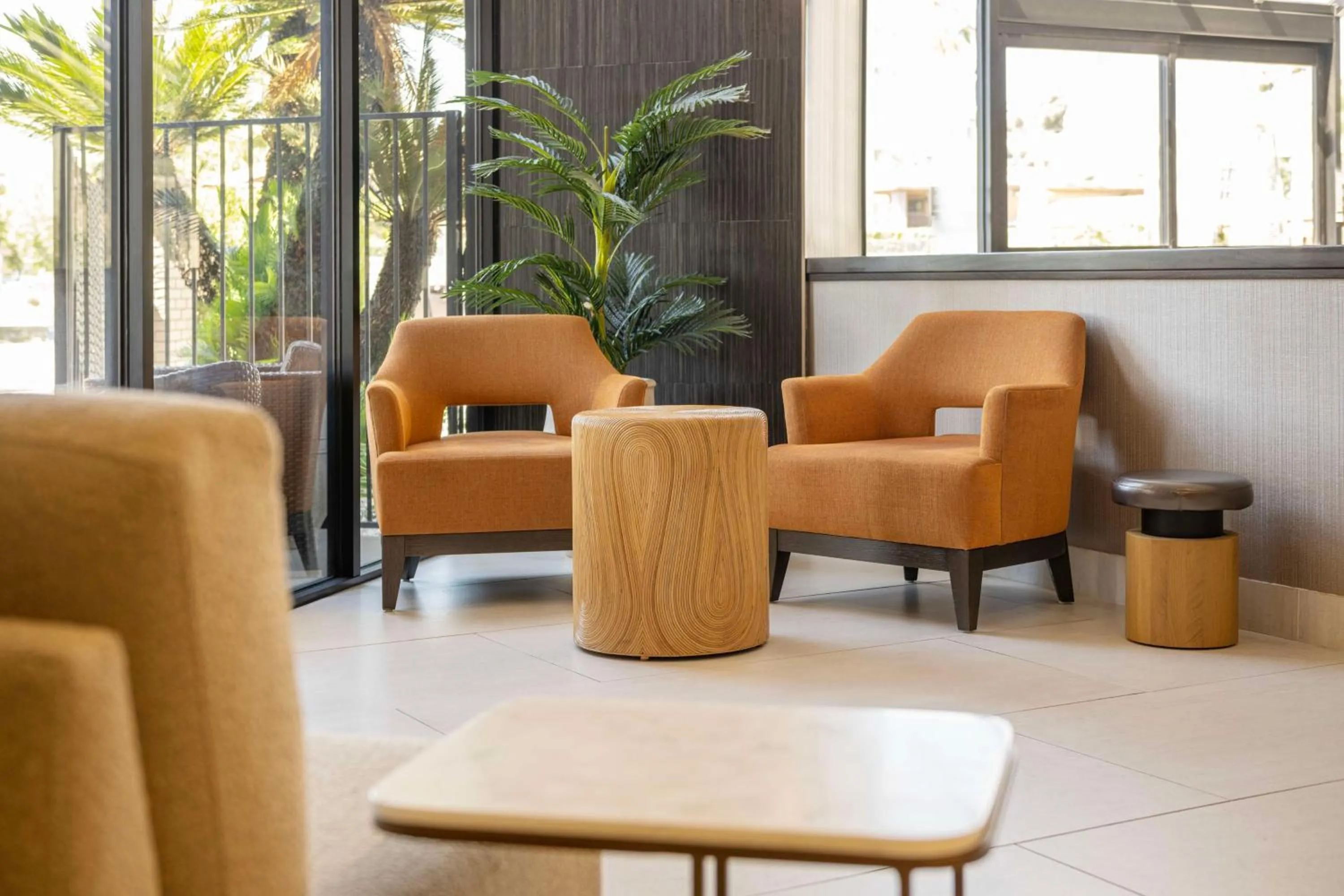 Lobby or reception in DoubleTree by Hilton San Bernardino