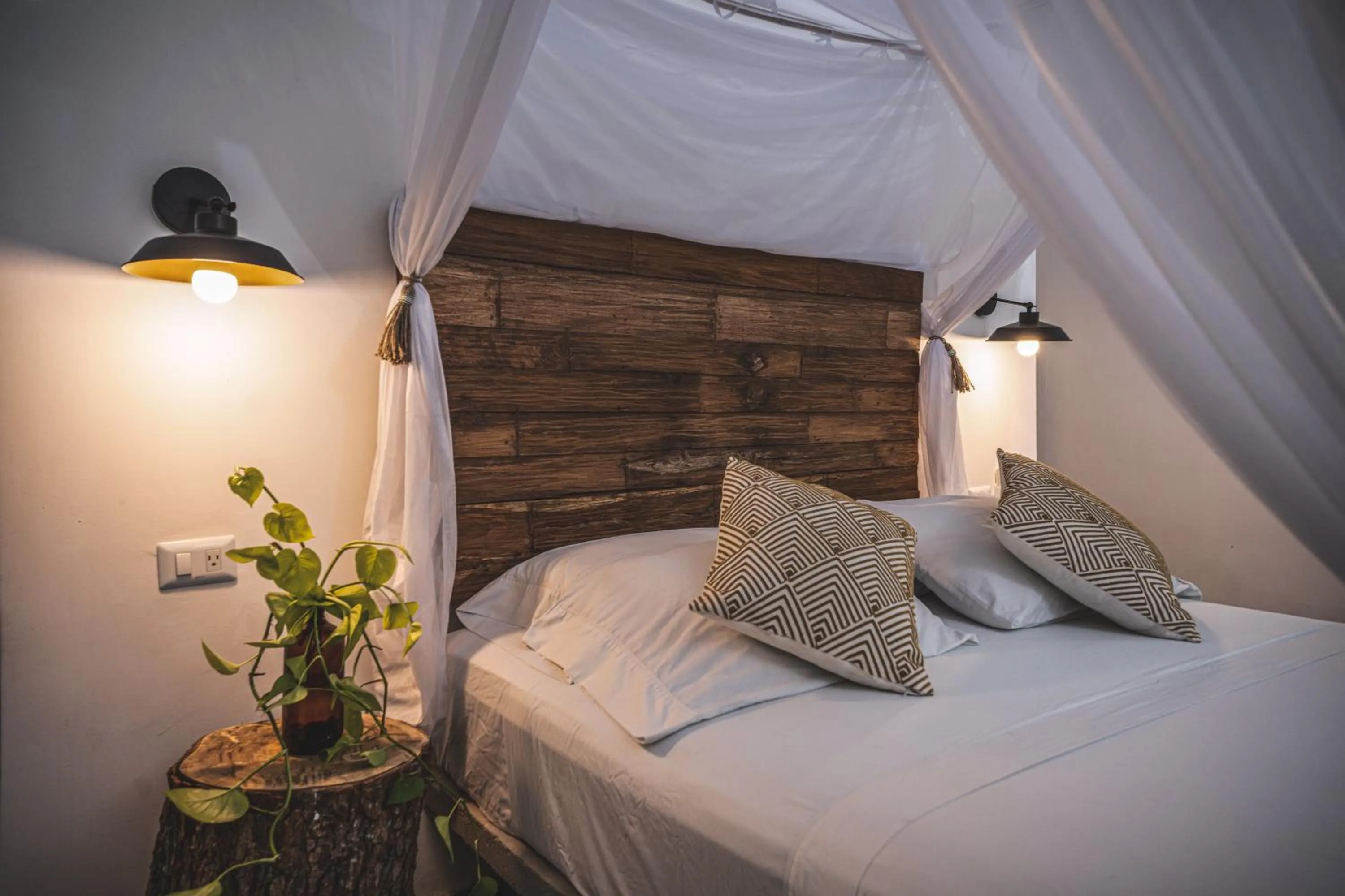 Photo of the whole room, Bed in Waka Hotel Rural