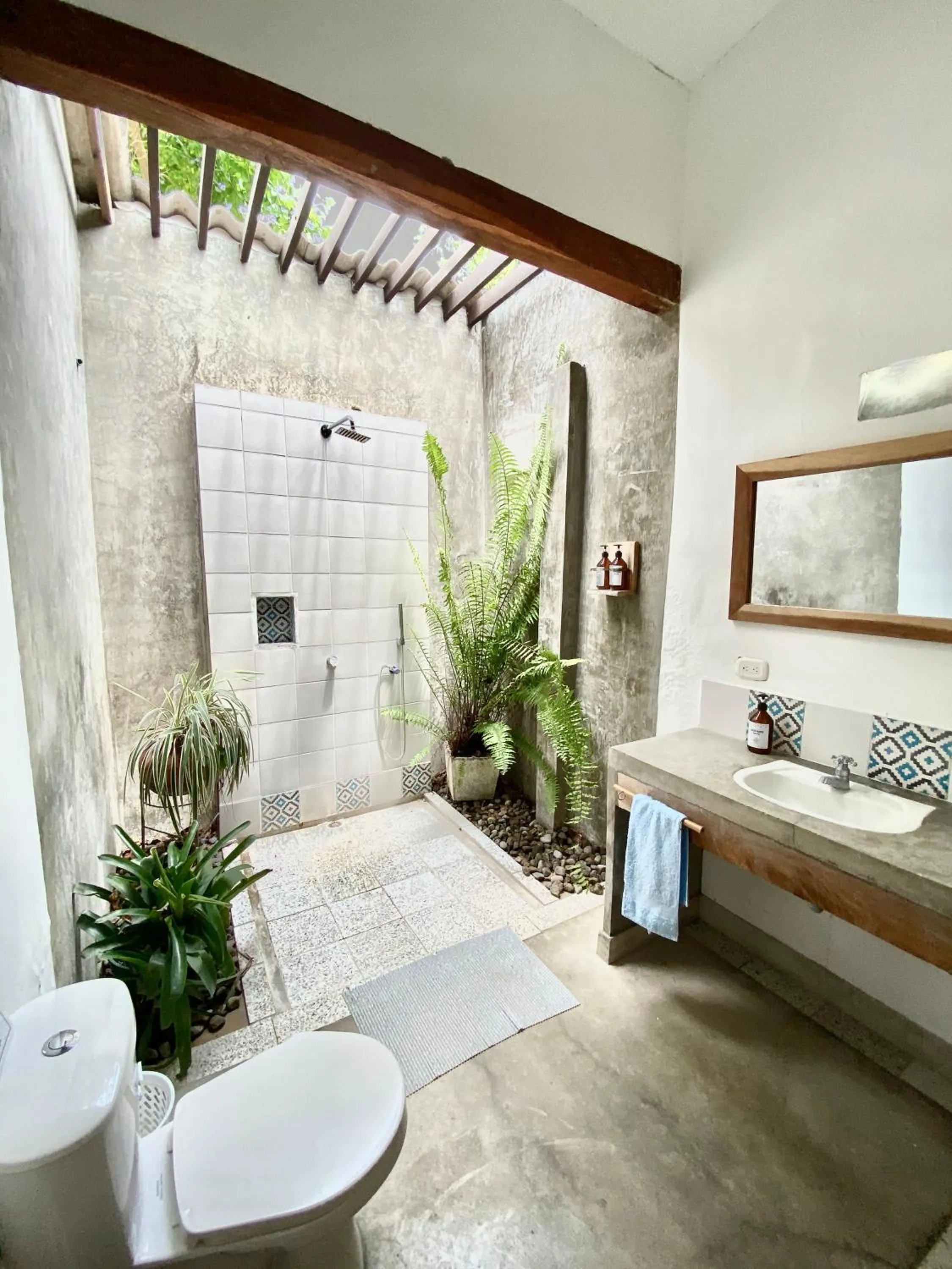 Shower in Waka Hotel Rural