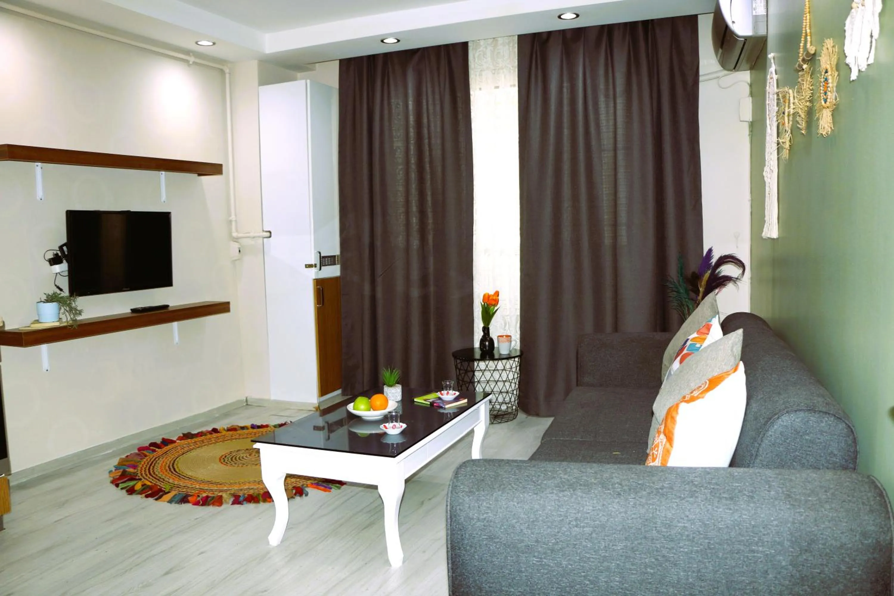 Communal lounge/ TV room in THE MOST HOTEL