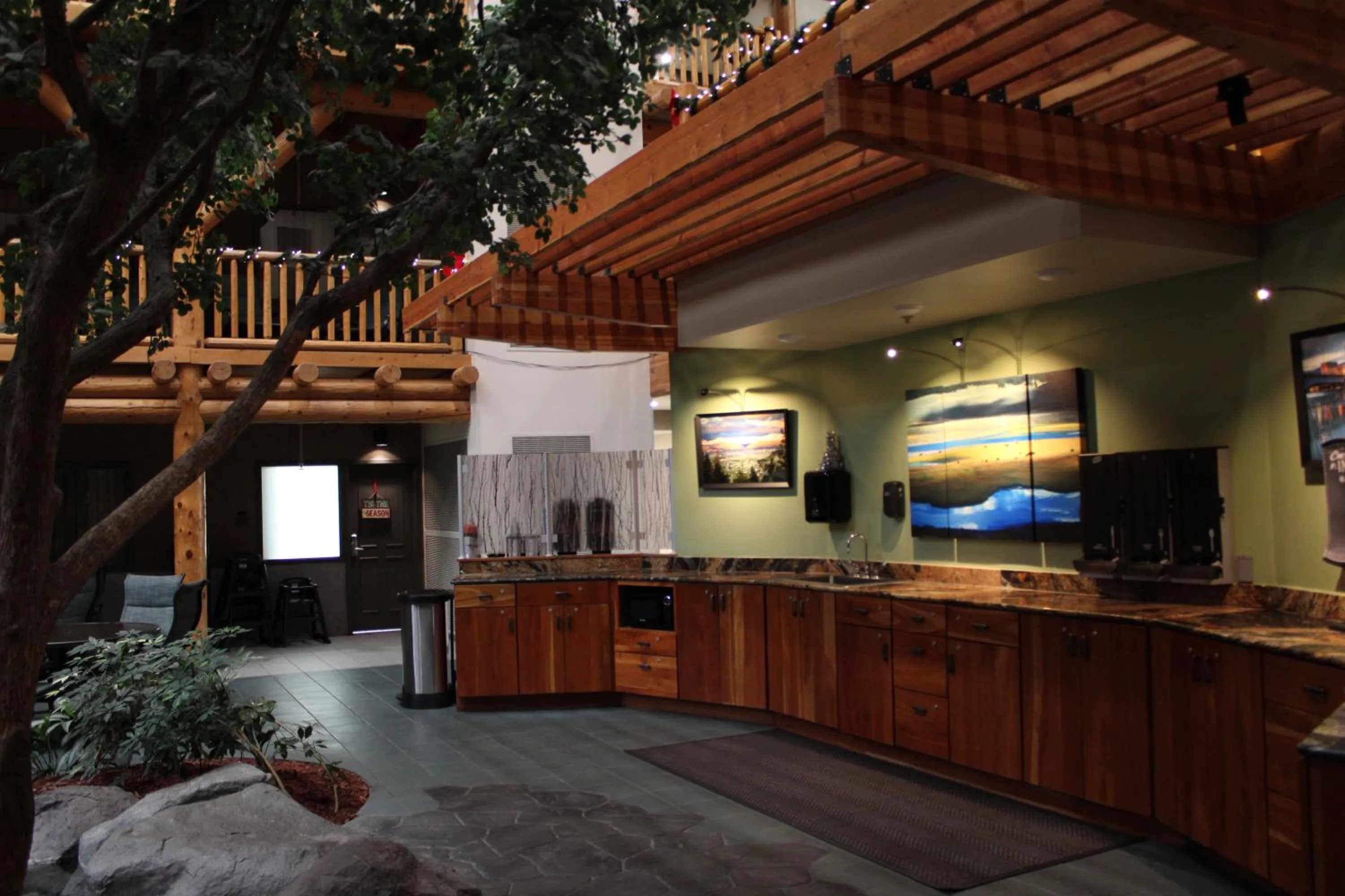 Breakfast in C'mon Inn Missoula