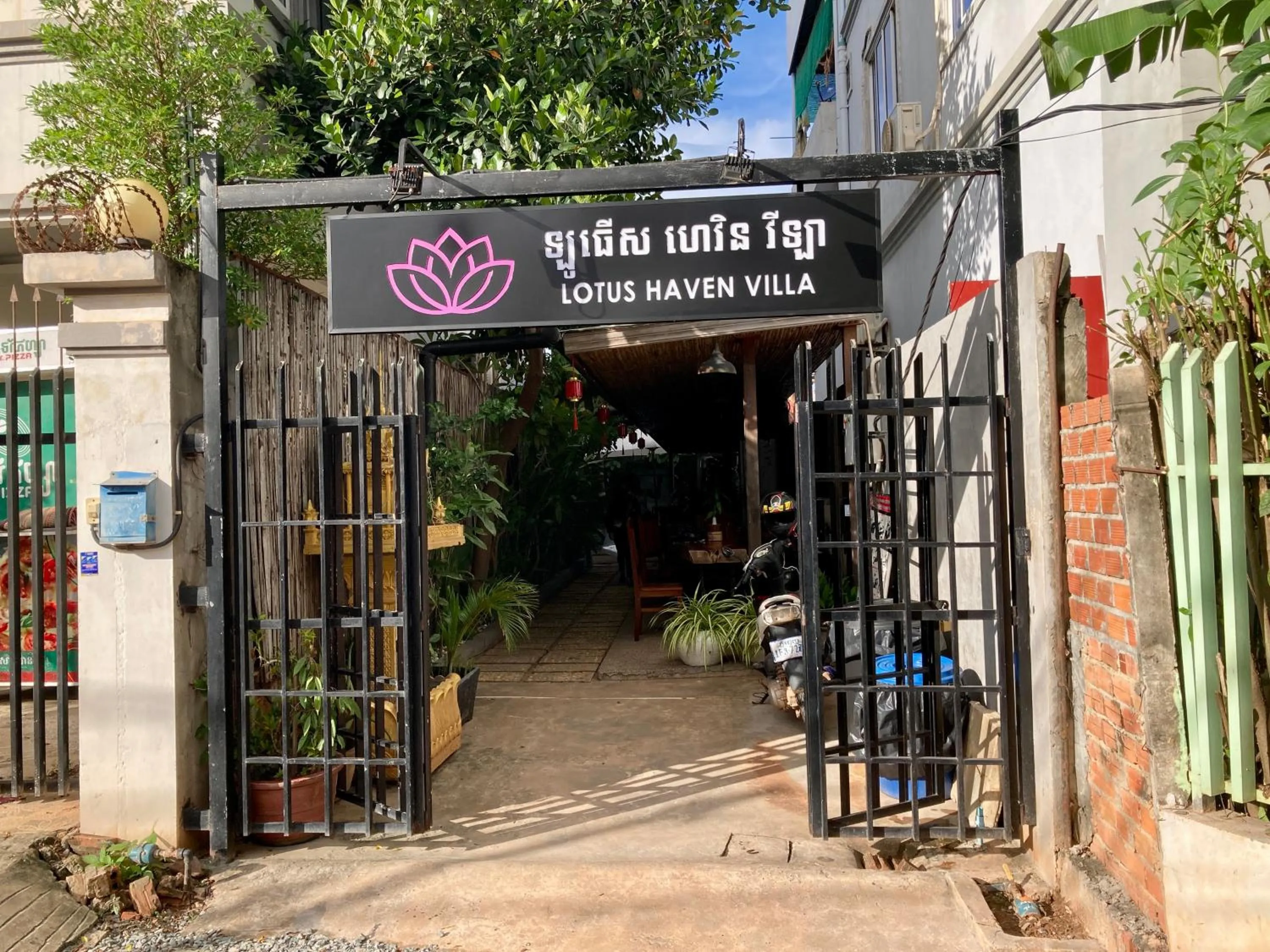 Facade/entrance in Lotus Haven Villa