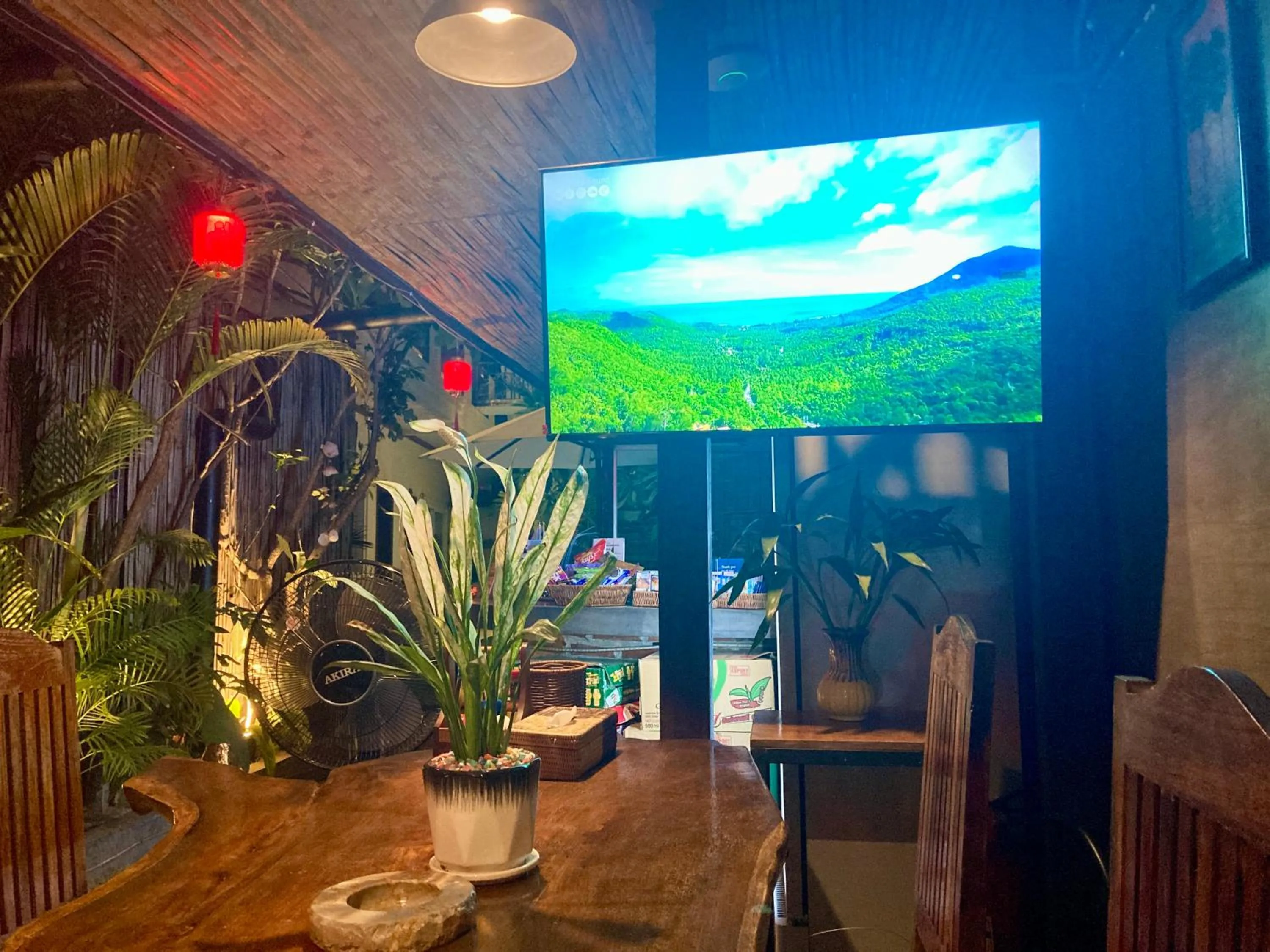 Restaurant/places to eat in Lotus Haven Villa