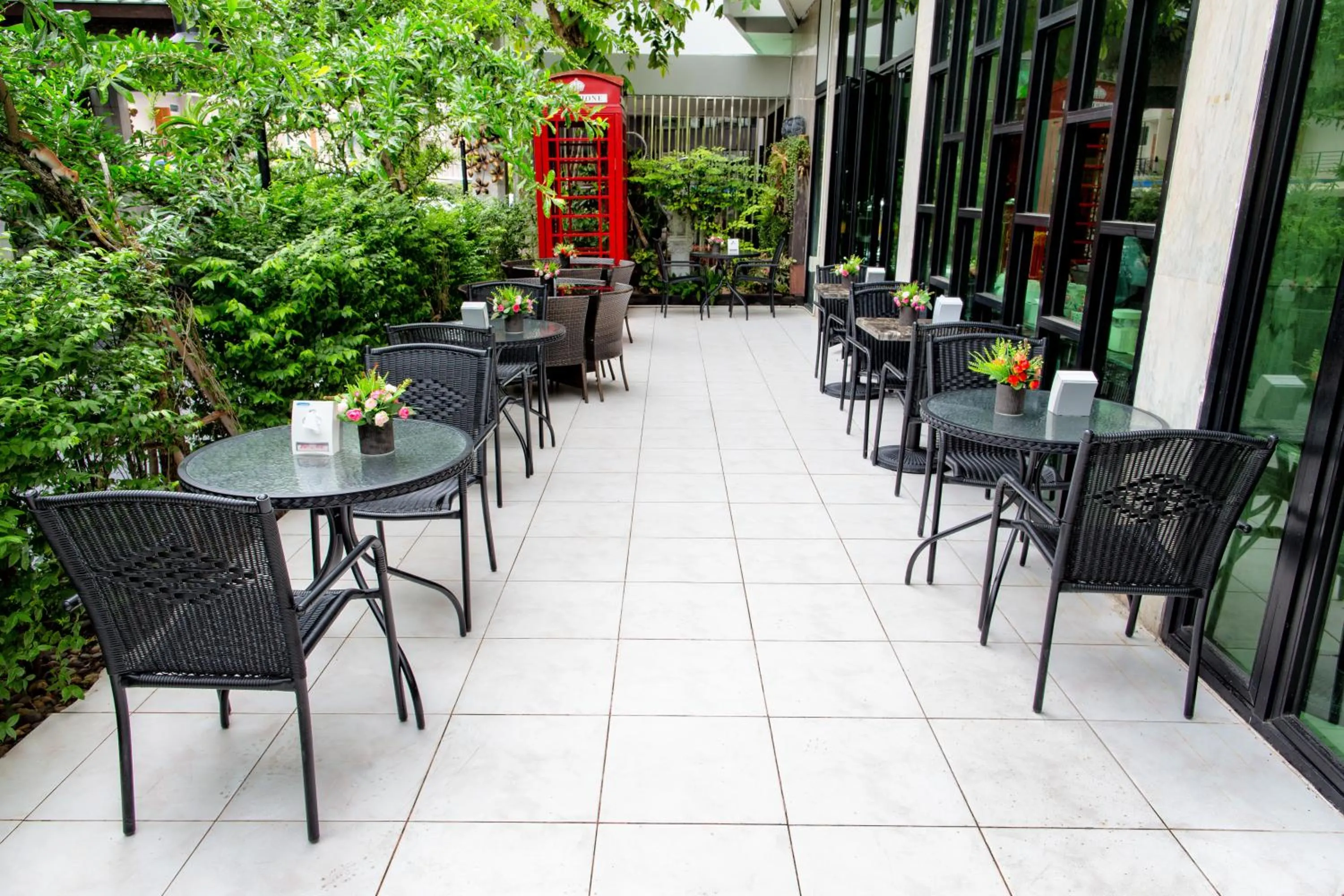 Food and drinks in SOHO Boutique Hotel